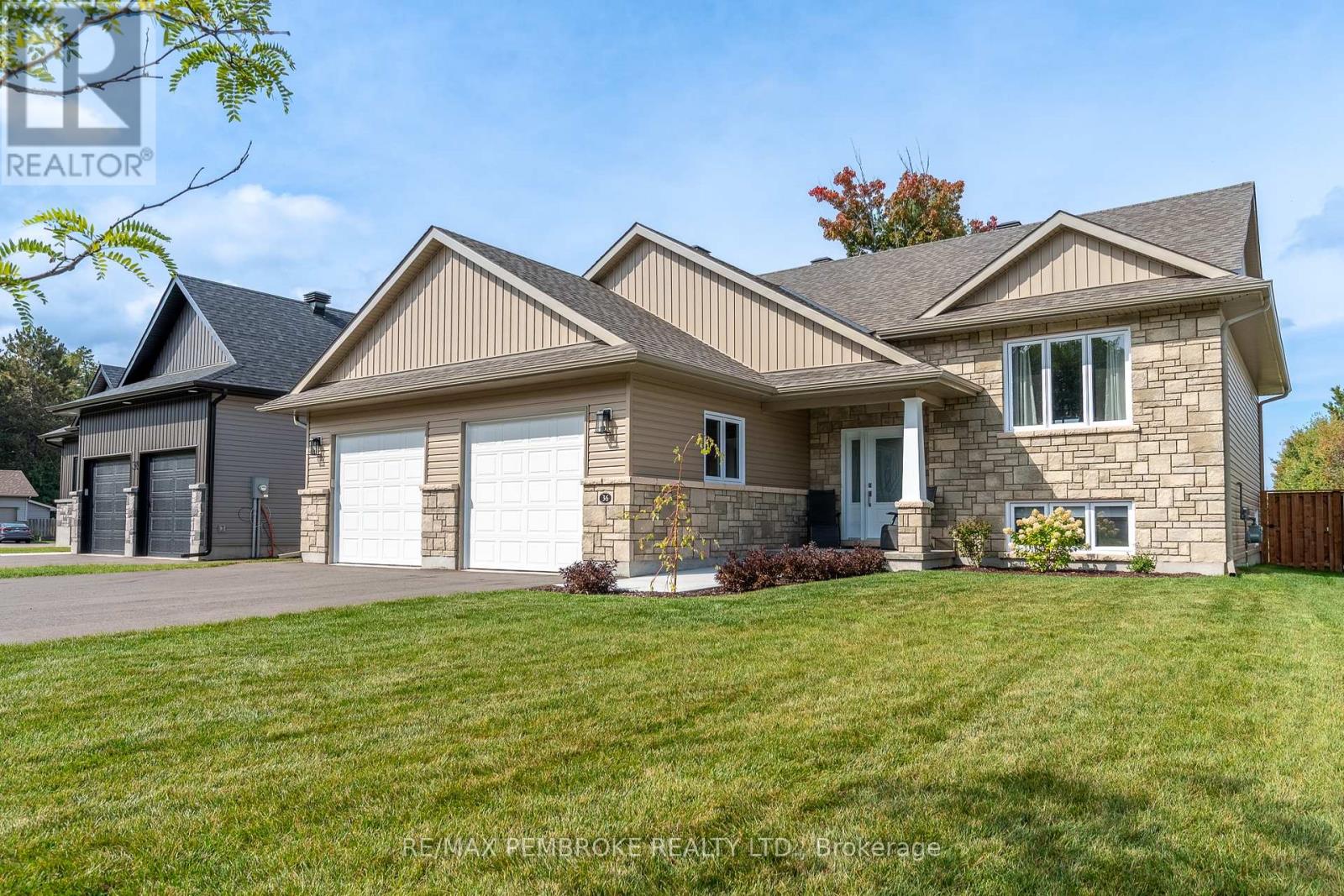 36 Zachary Street, Petawawa, Ontario  K8H 0G5 - Photo 49 - X12427982