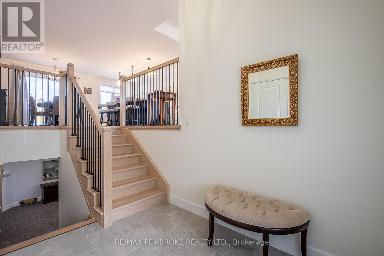 36 Zachary Street, Petawawa, Ontario  K8H 0G5 - Photo 7 - X12427982