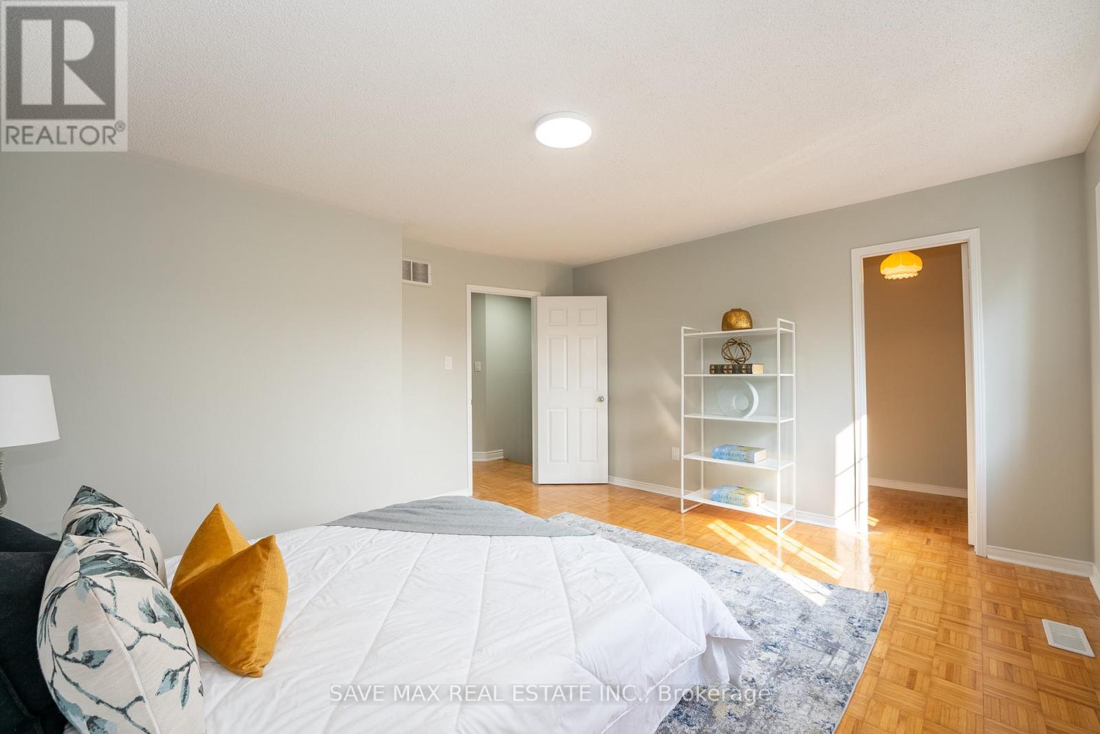 33 Heathwood Drive, Brampton, Ontario  L7A 1Y6 - Photo 17 - W12427966