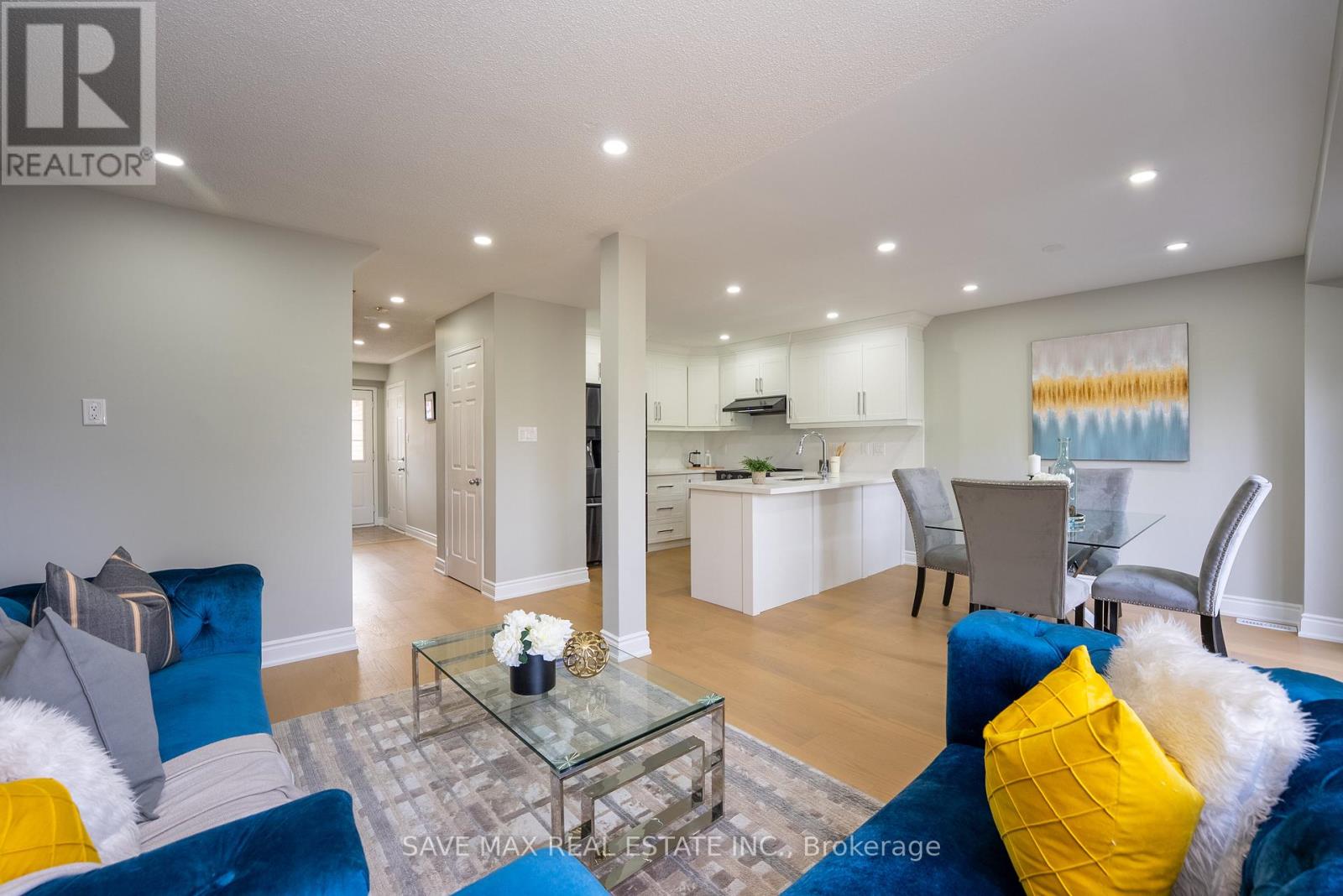 33 Heathwood Drive, Brampton, Ontario  L7A 1Y6 - Photo 6 - W12427966