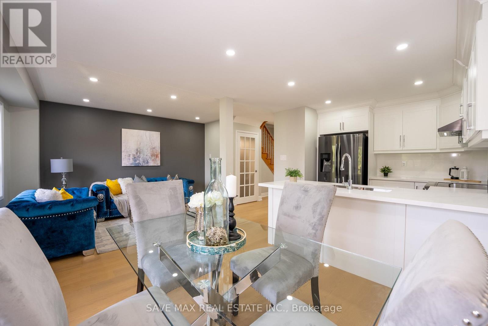 33 Heathwood Drive, Brampton, Ontario  L7A 1Y6 - Photo 8 - W12427966