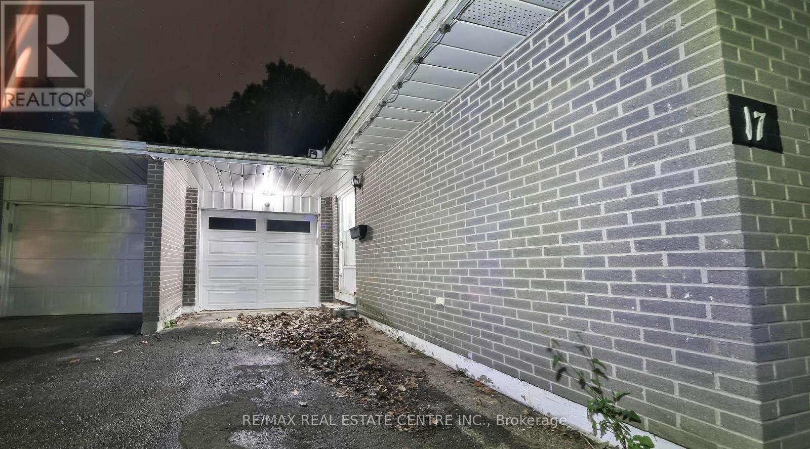 17 Shirley Street, Orangeville, Ontario  L9W 2T3 - Photo 3 - W12423422
