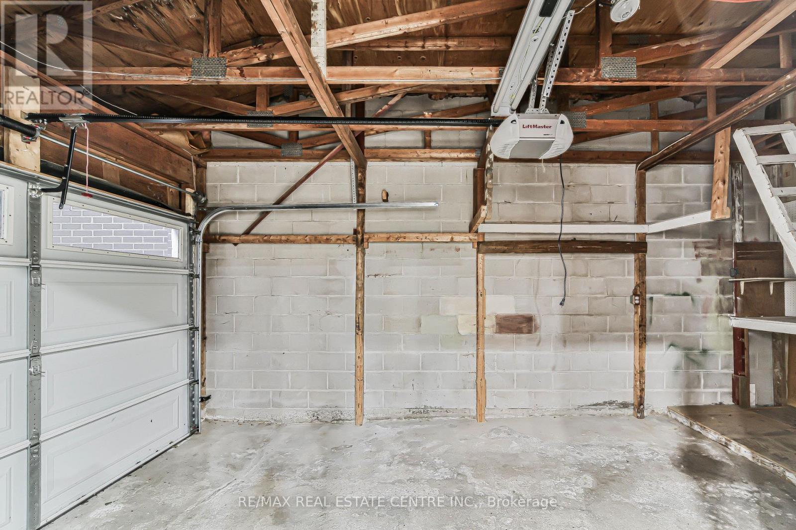 17 Shirley Street, Orangeville, Ontario  L9W 2T3 - Photo 8 - W12423422