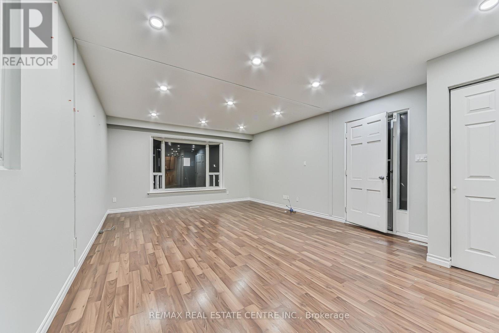 17 Shirley Street, Orangeville, Ontario  L9W 2T3 - Photo 6 - W12423422