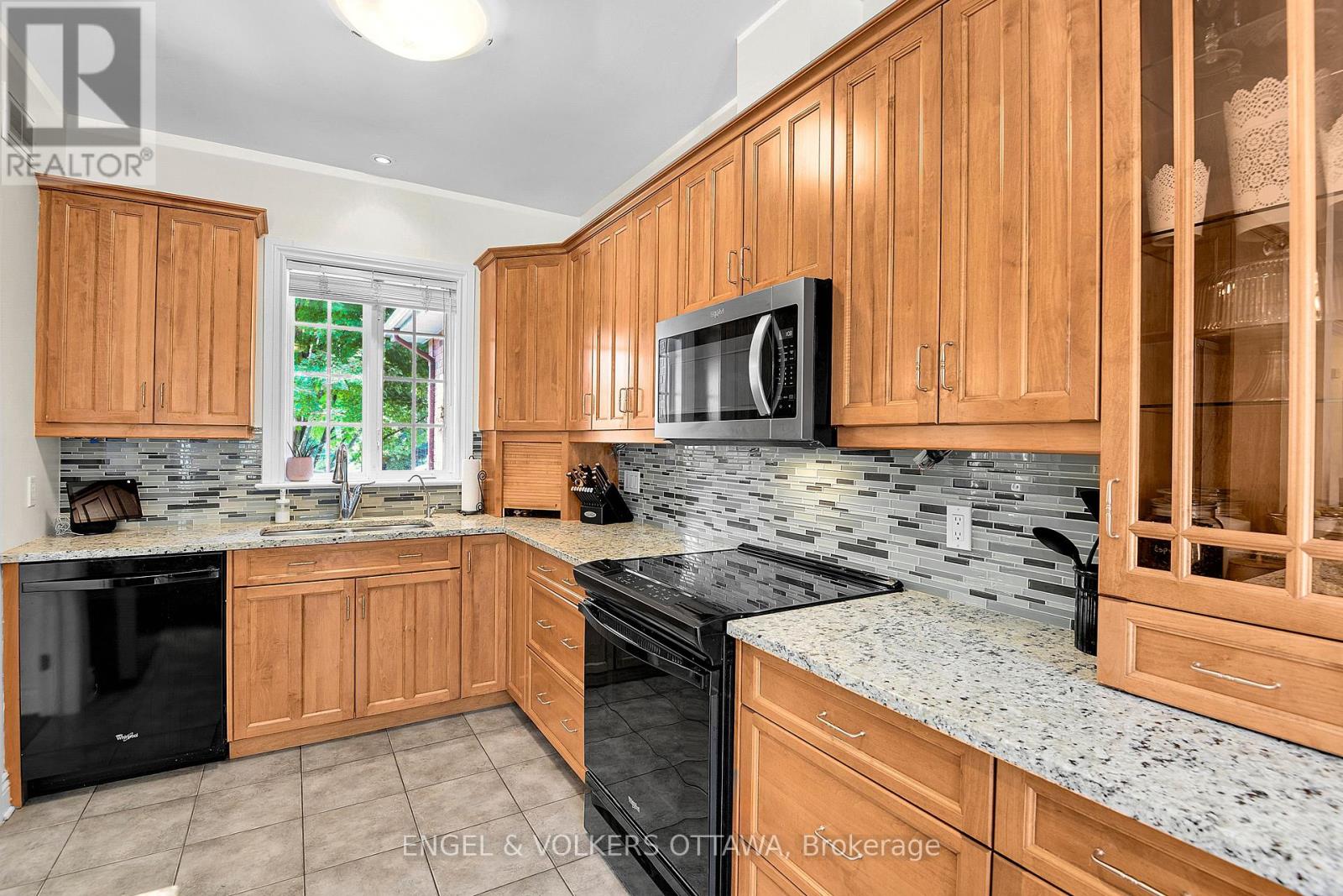 1491 Stableview Way, Ottawa, Ontario  K4P 1P2 - Photo 10 - X12426431