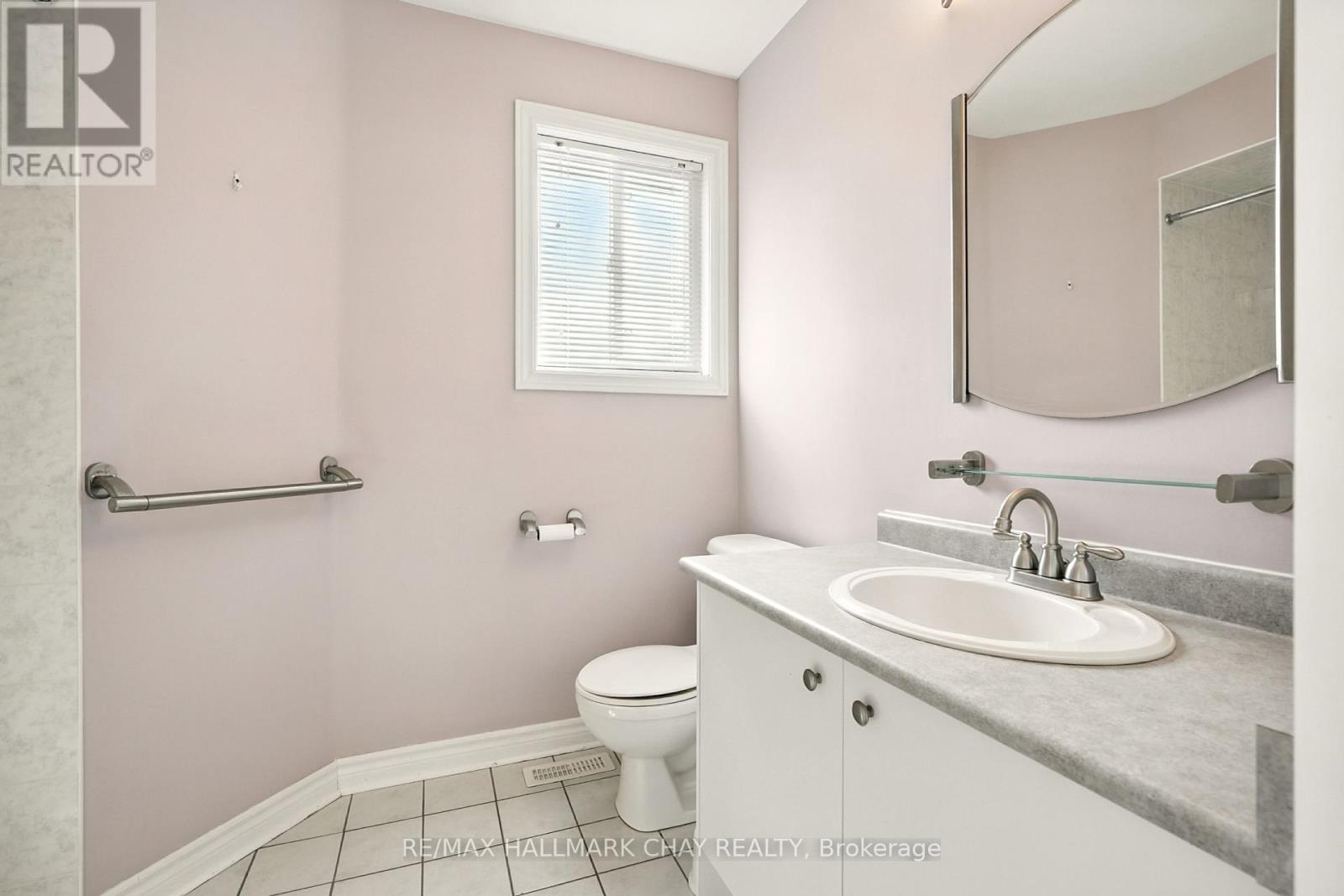 39 Lang Drive, Barrie, Ontario  L4N 0W3 - Photo 12 - S12427975