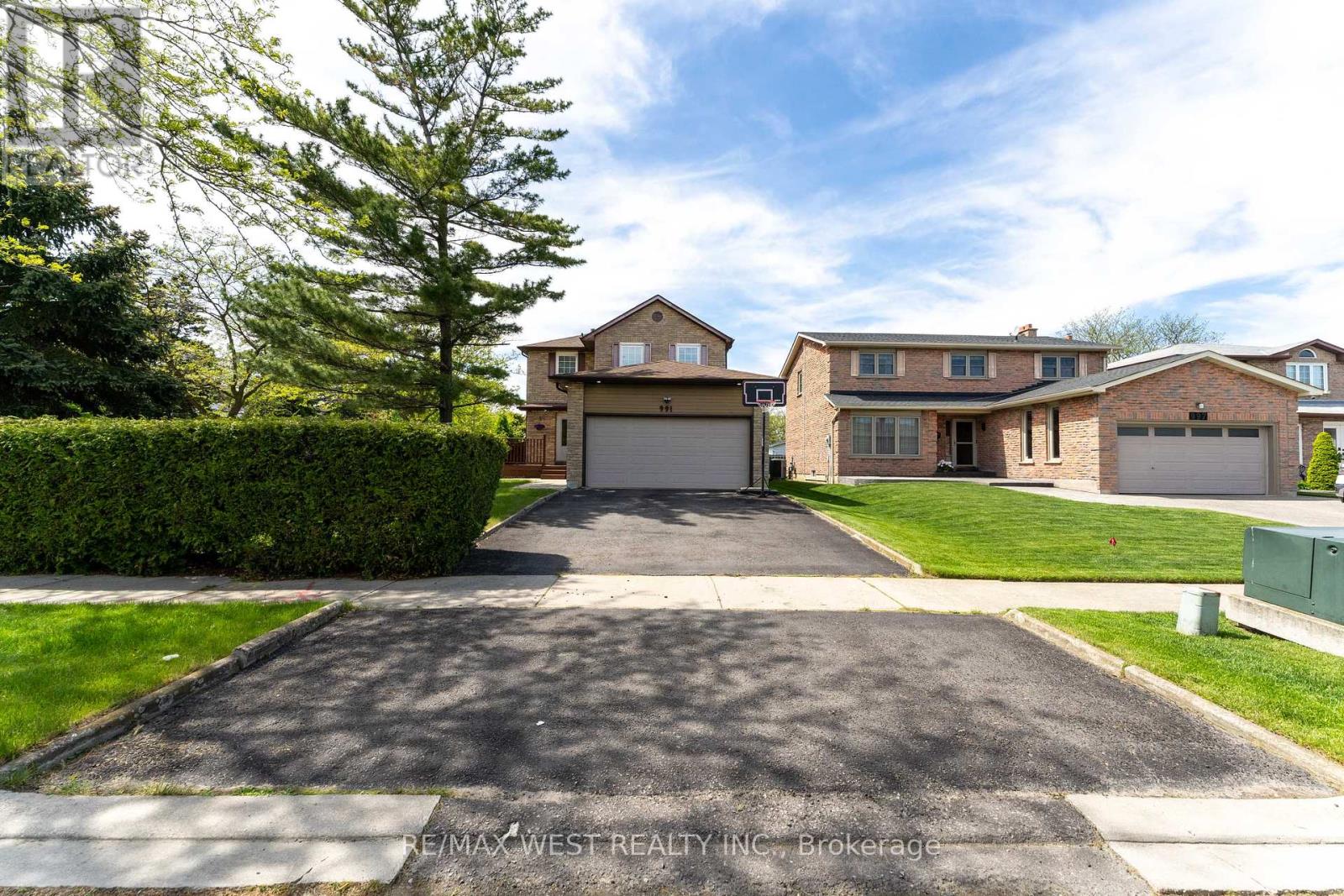 991 MANNINGTON LANE, Mississauga, Ontario