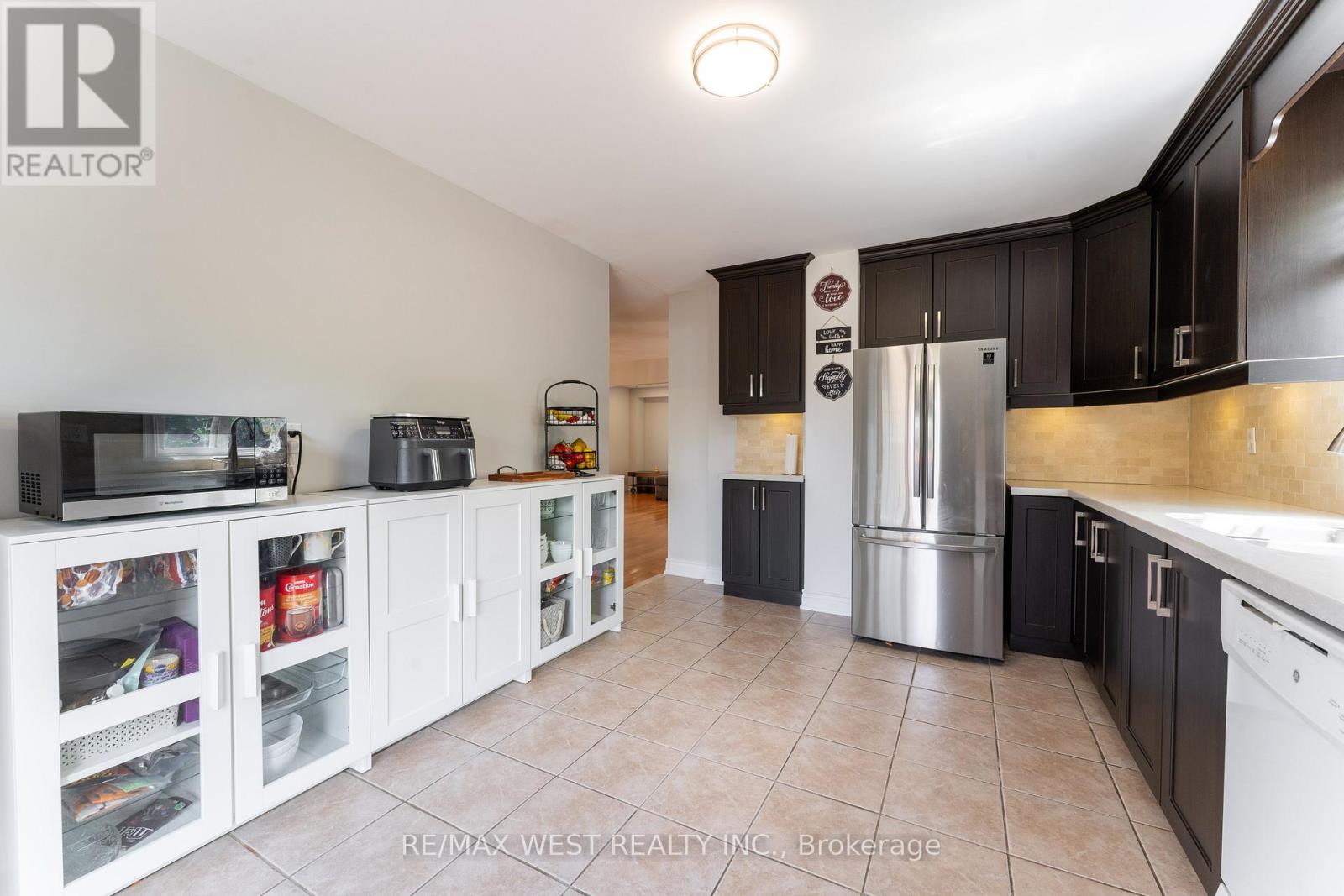991 Mannington Lane, Mississauga, Ontario  L4W 3X6 - Photo 13 - W12427978