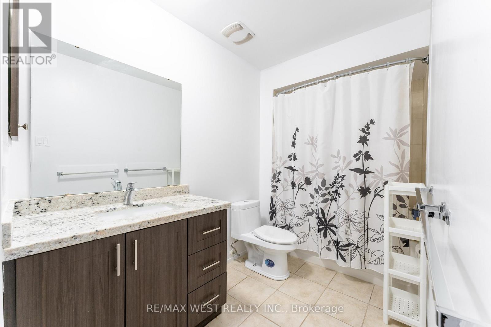 991 Mannington Lane, Mississauga, Ontario  L4W 3X6 - Photo 18 - W12427978