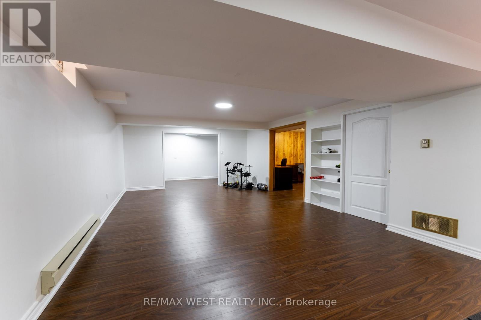 991 Mannington Lane, Mississauga, Ontario  L4W 3X6 - Photo 25 - W12427978