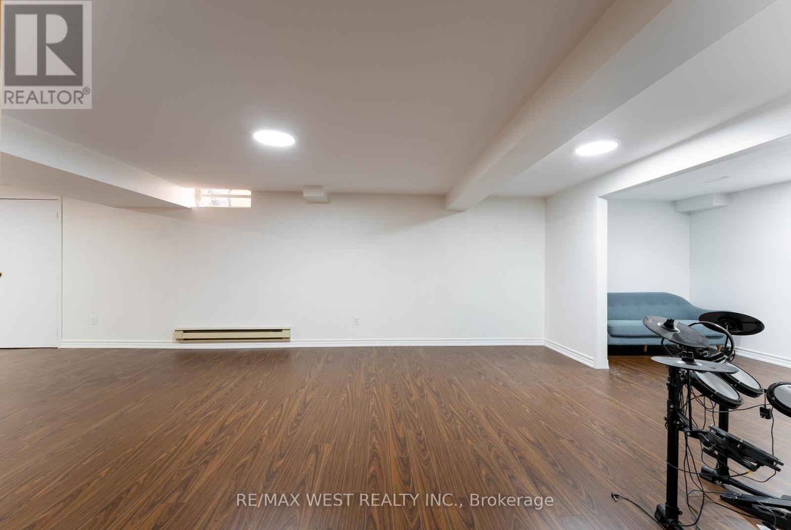 991 Mannington Lane, Mississauga, Ontario  L4W 3X6 - Photo 27 - W12427978