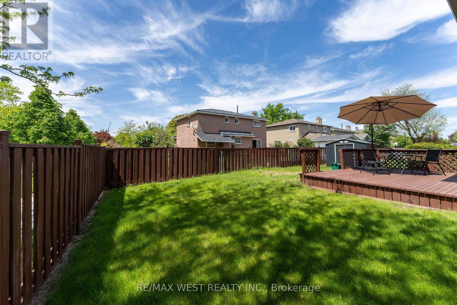 991 Mannington Lane, Mississauga, Ontario  L4W 3X6 - Photo 34 - W12427978