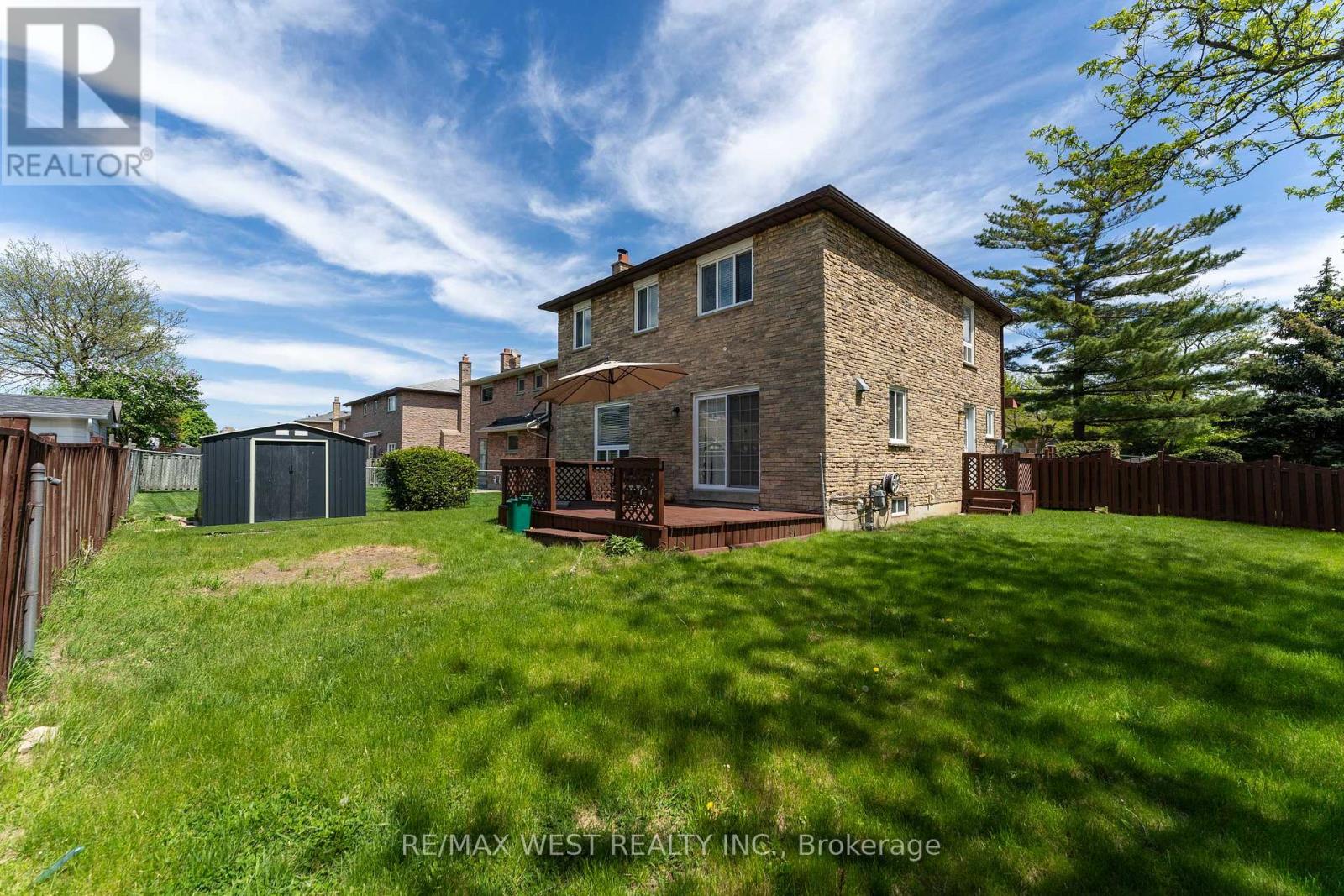 991 Mannington Lane, Mississauga, Ontario  L4W 3X6 - Photo 35 - W12427978