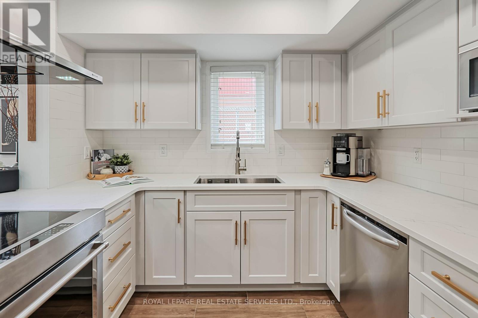 113 - 40 Merchant Lane, Toronto, Ontario  M6P 4J6 - Photo 6 - C12428002