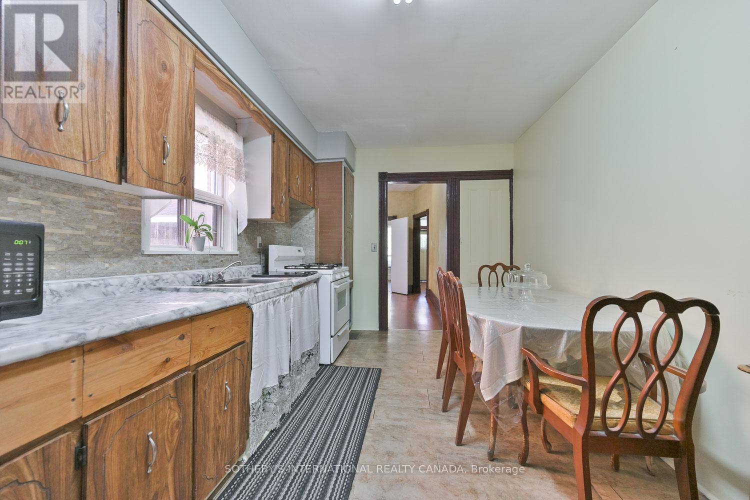 278 Clinton Street, Toronto, Ontario  M6G 2Y6 - Photo 15 - C12428005
