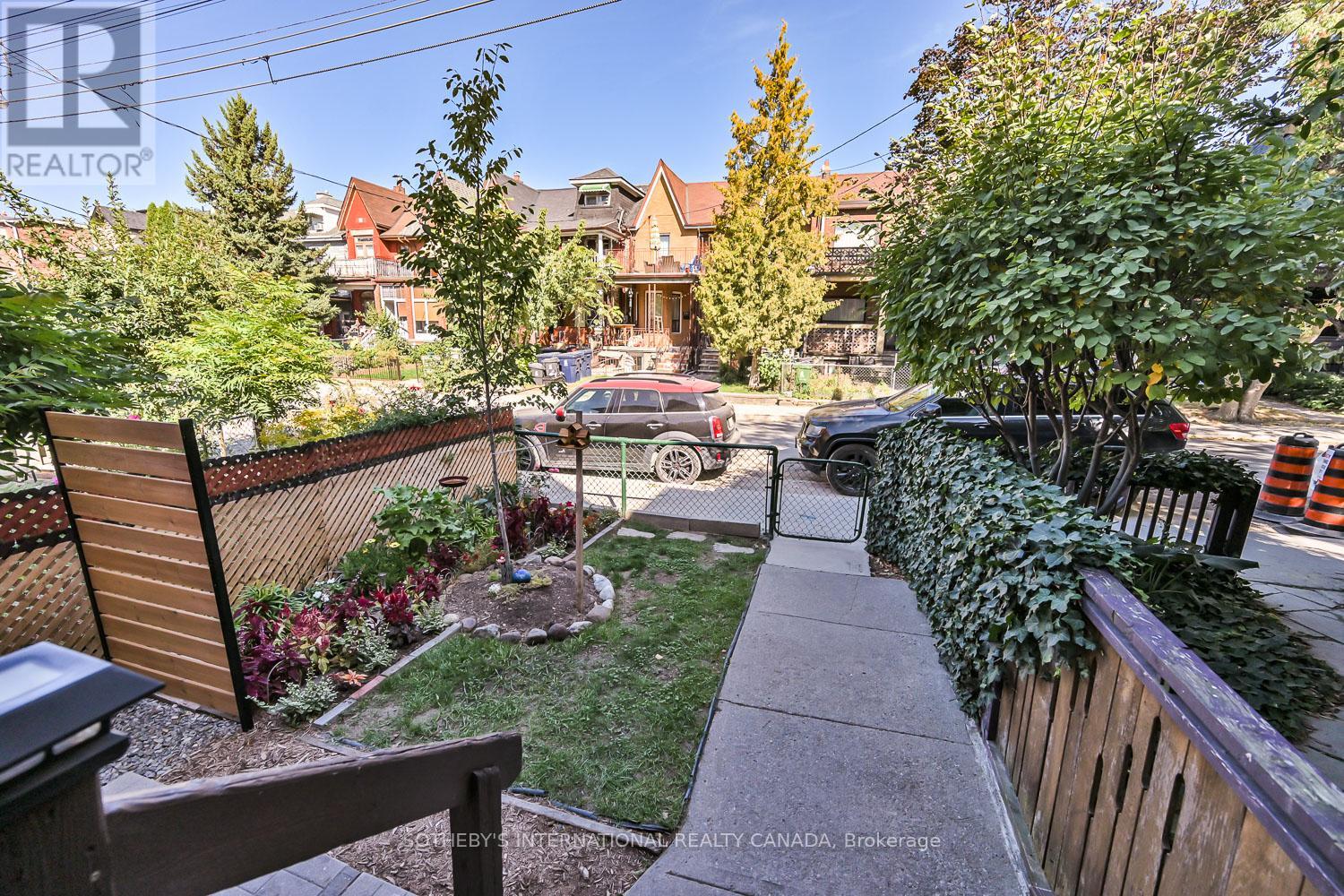 278 Clinton Street, Toronto, Ontario  M6G 2Y6 - Photo 4 - C12428005
