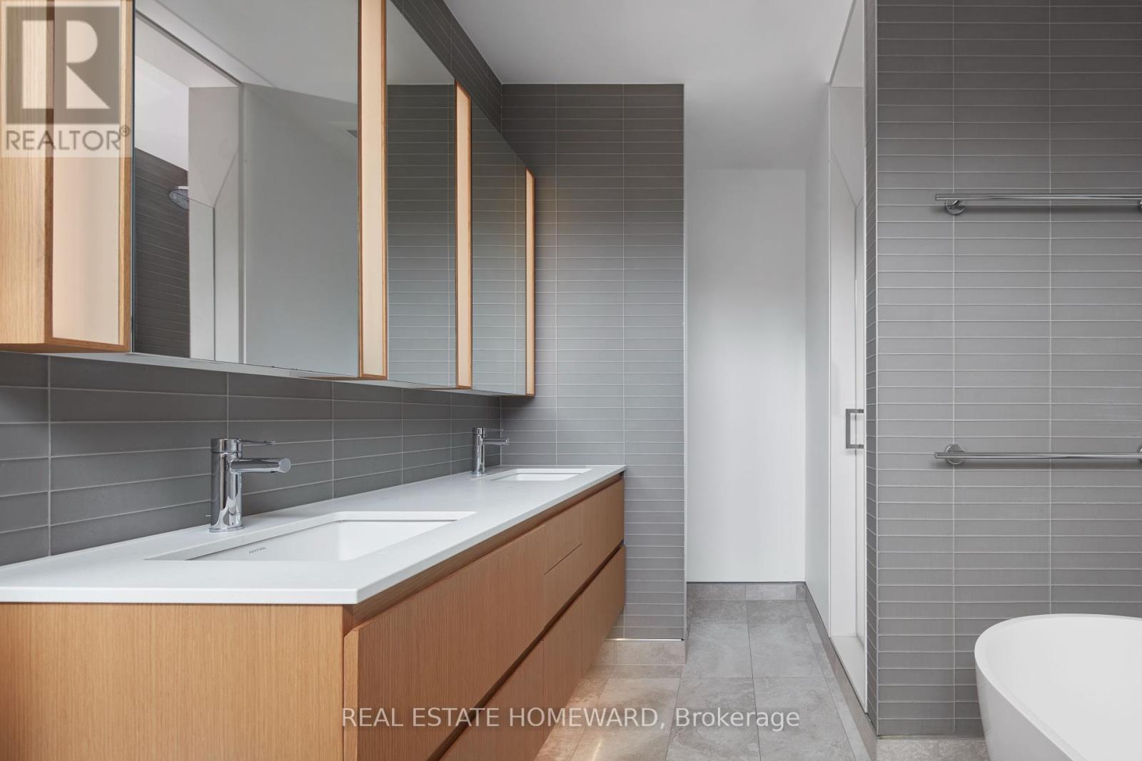 35 Munro Park Avenue, Toronto, Ontario  M4E 3M2 - Photo 18 - E12428008
