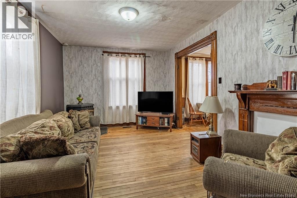 872 Main Street, Sussex, New Brunswick  E4E 2M5 - Photo 3 - NB126768