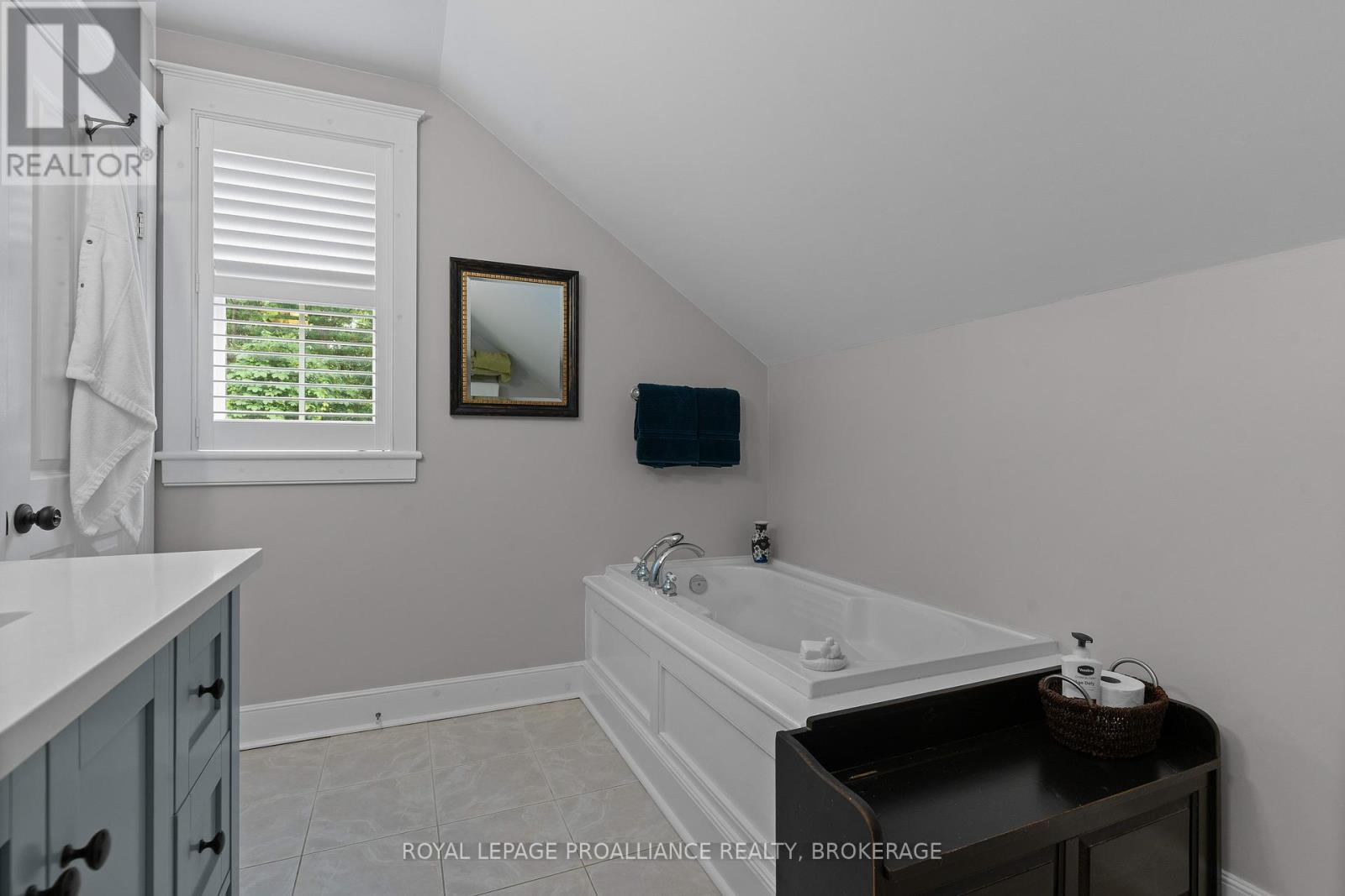 222 Green Bay Road, Kingston, Ontario  K7K 7C4 - Photo 33 - X12428058