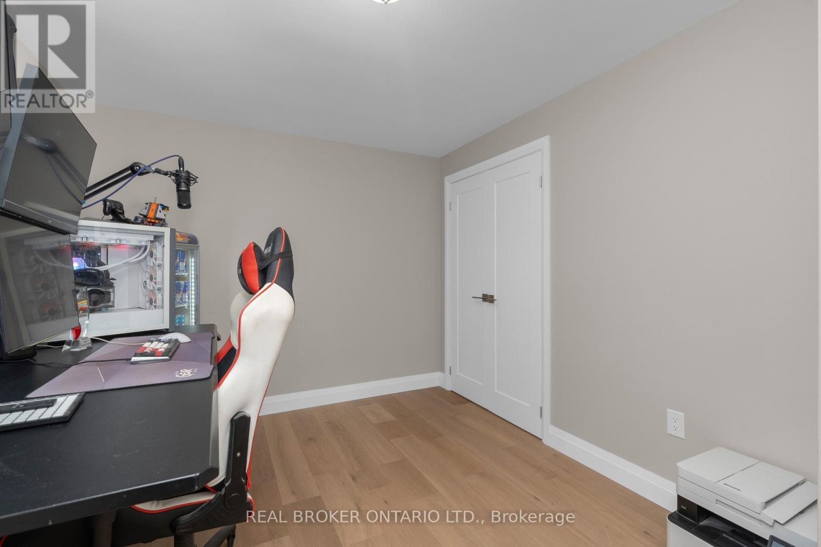 17 Locke Avenue, Clearview, Ontario  L0M 1S0 - Photo 14 - S12427999