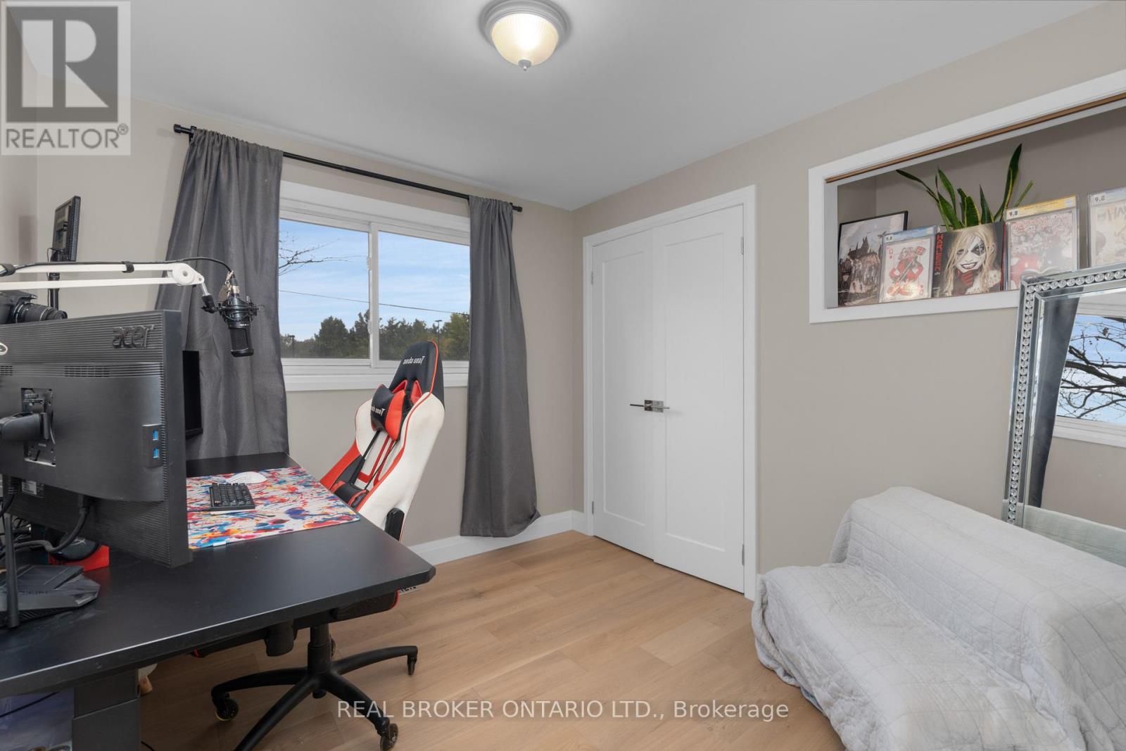 17 Locke Avenue, Clearview, Ontario  L0M 1S0 - Photo 19 - S12427999