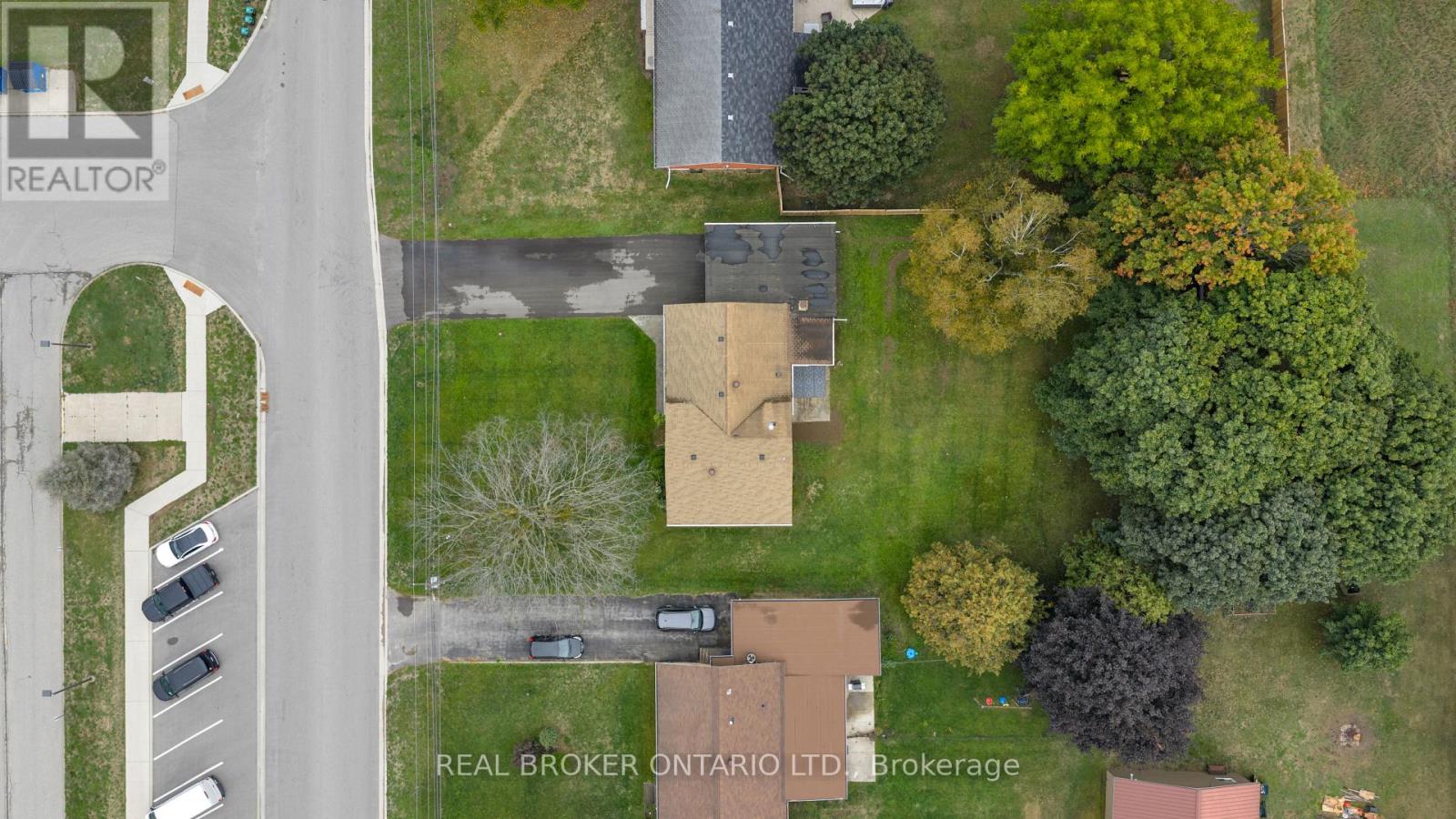 17 Locke Avenue, Clearview, Ontario  L0M 1S0 - Photo 2 - S12427999