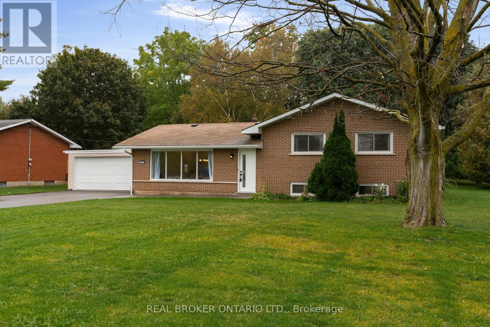 17 Locke Avenue, Clearview, Ontario  L0M 1S0 - Photo 42 - S12427999