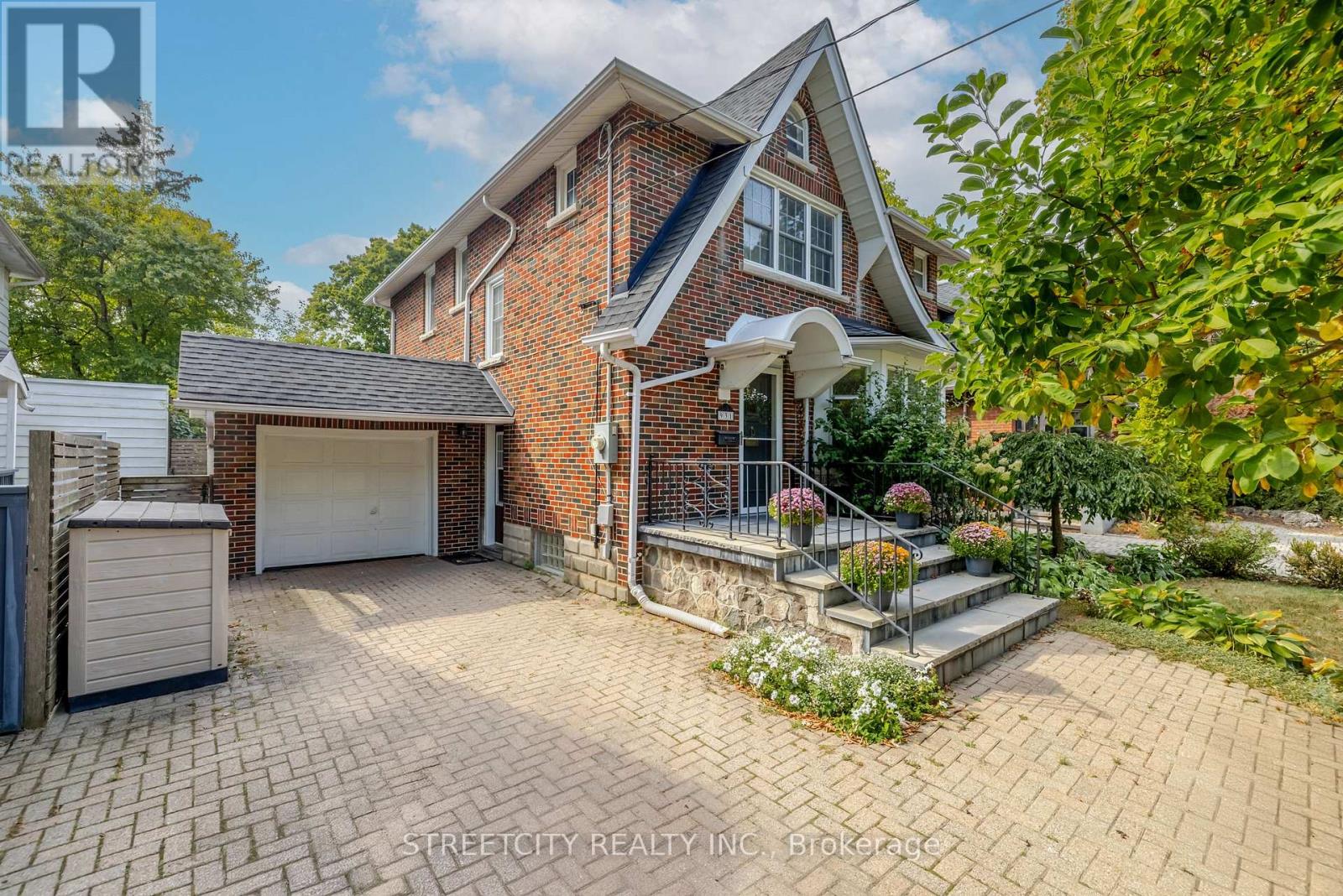 931 Waterloo Street, London East, Ontario  N6A 3X2 - Photo 1 - X12428028