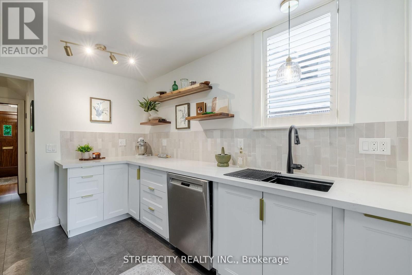931 Waterloo Street, London East, Ontario  N6A 3X2 - Photo 18 - X12428028