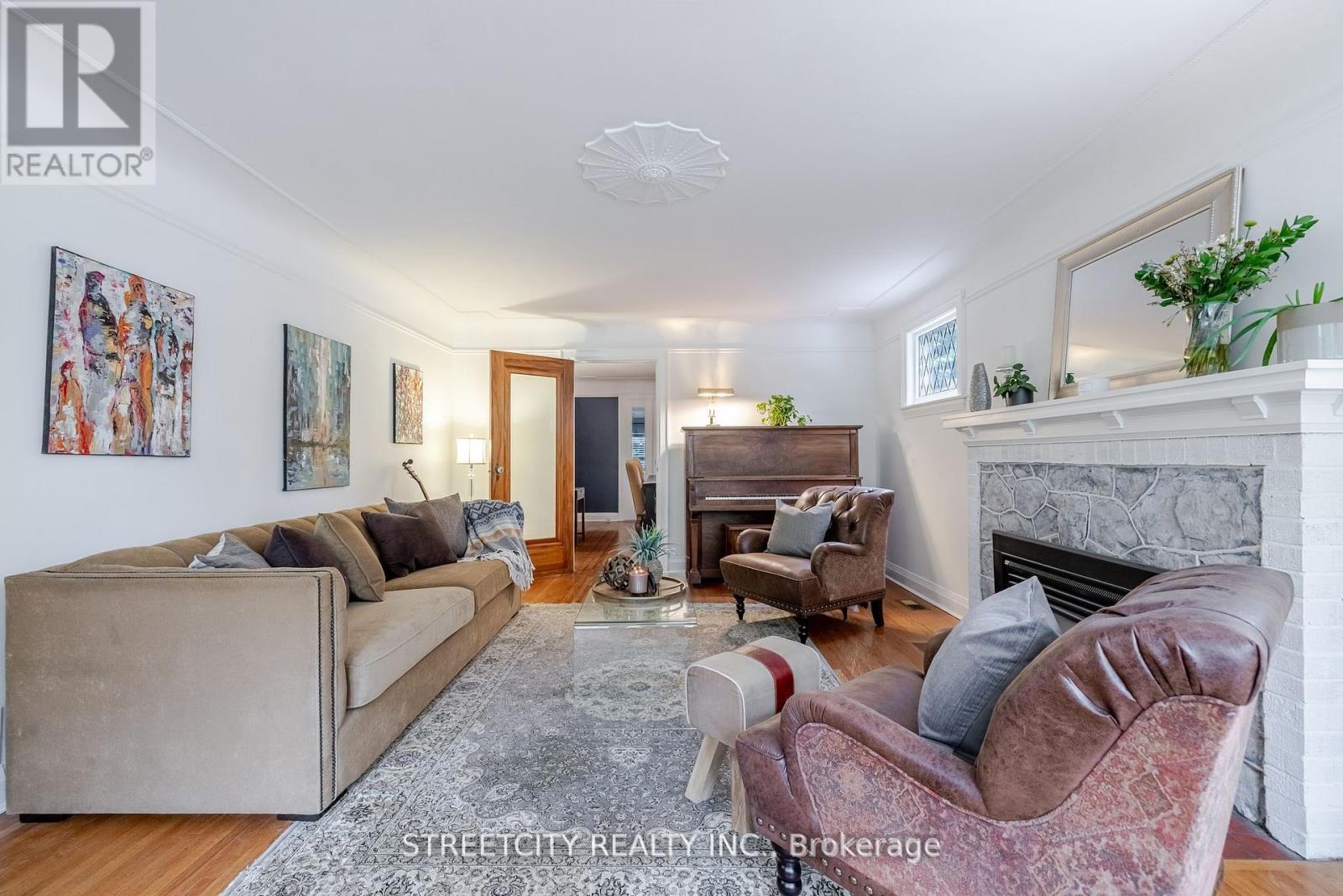 931 Waterloo Street, London East, Ontario  N6A 3X2 - Photo 9 - X12428028