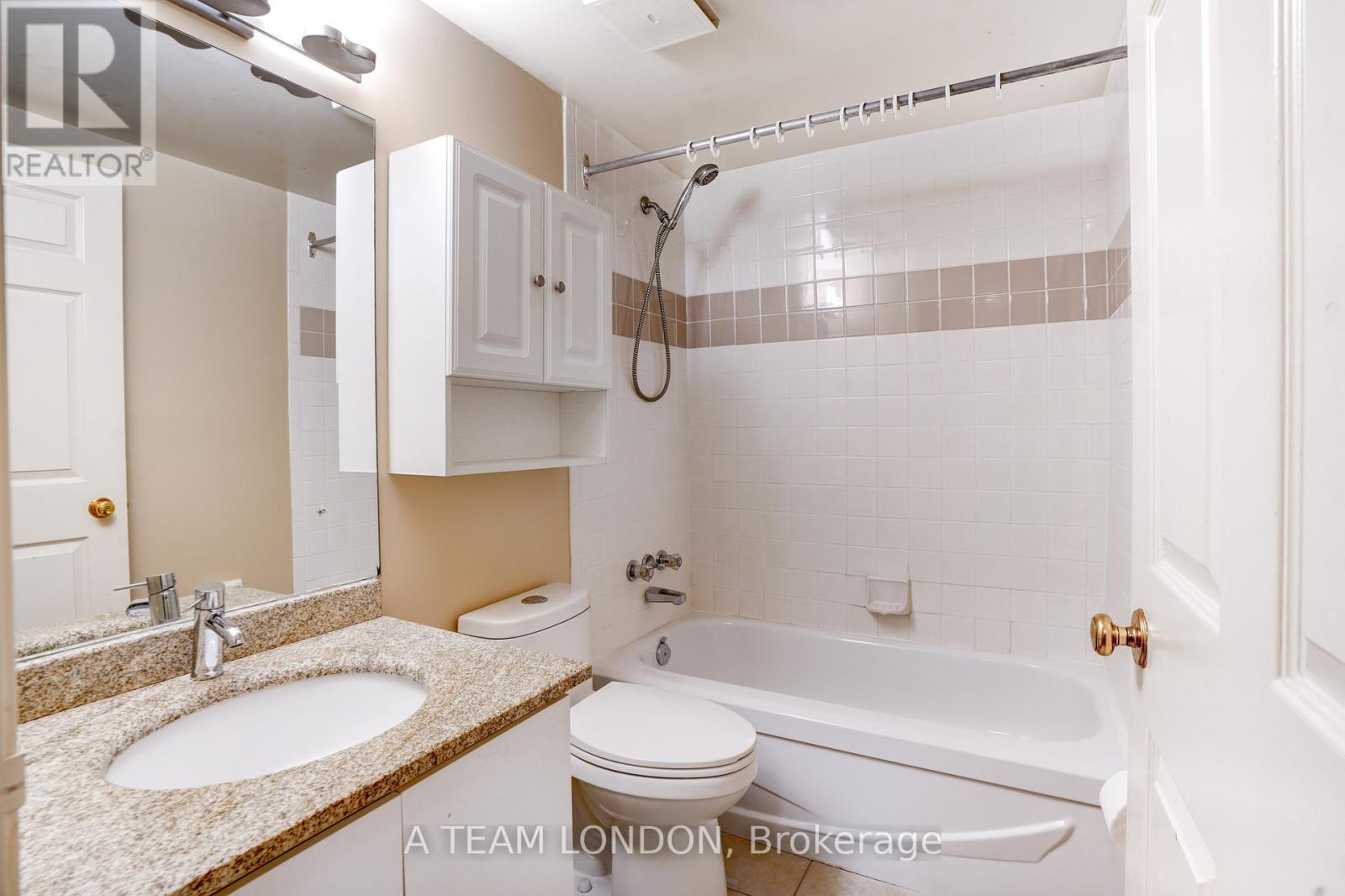 407 - 155 Kent Street, London East, Ontario  N6A 5N7 - Photo 21 - X12428045