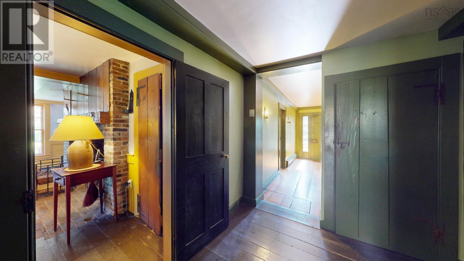 654 Main Street, Wolfville, Nova Scotia  B4P 1E8 - Photo 11 - 202524408