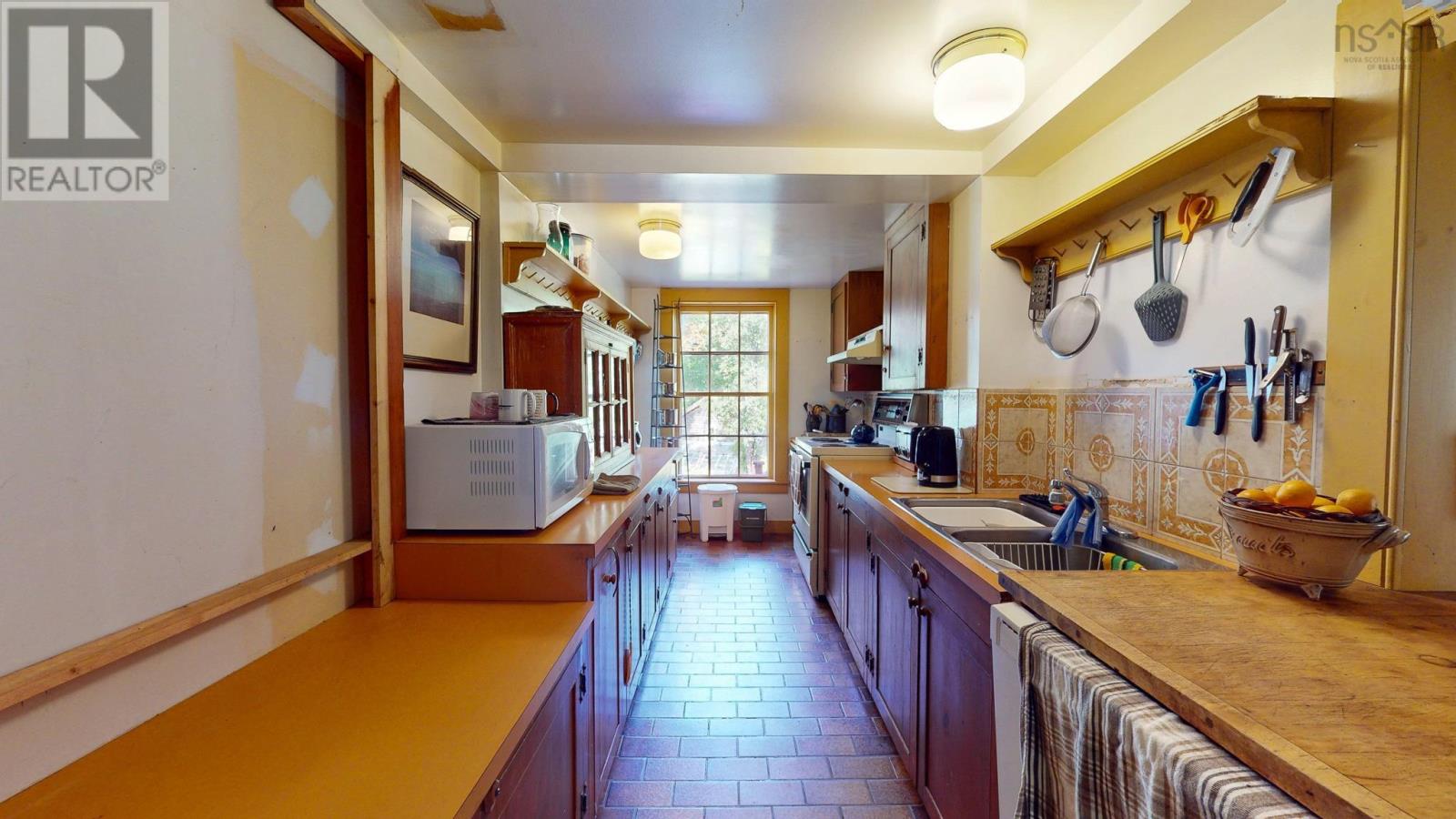 654 Main Street, Wolfville, Nova Scotia  B4P 1E8 - Photo 15 - 202524408