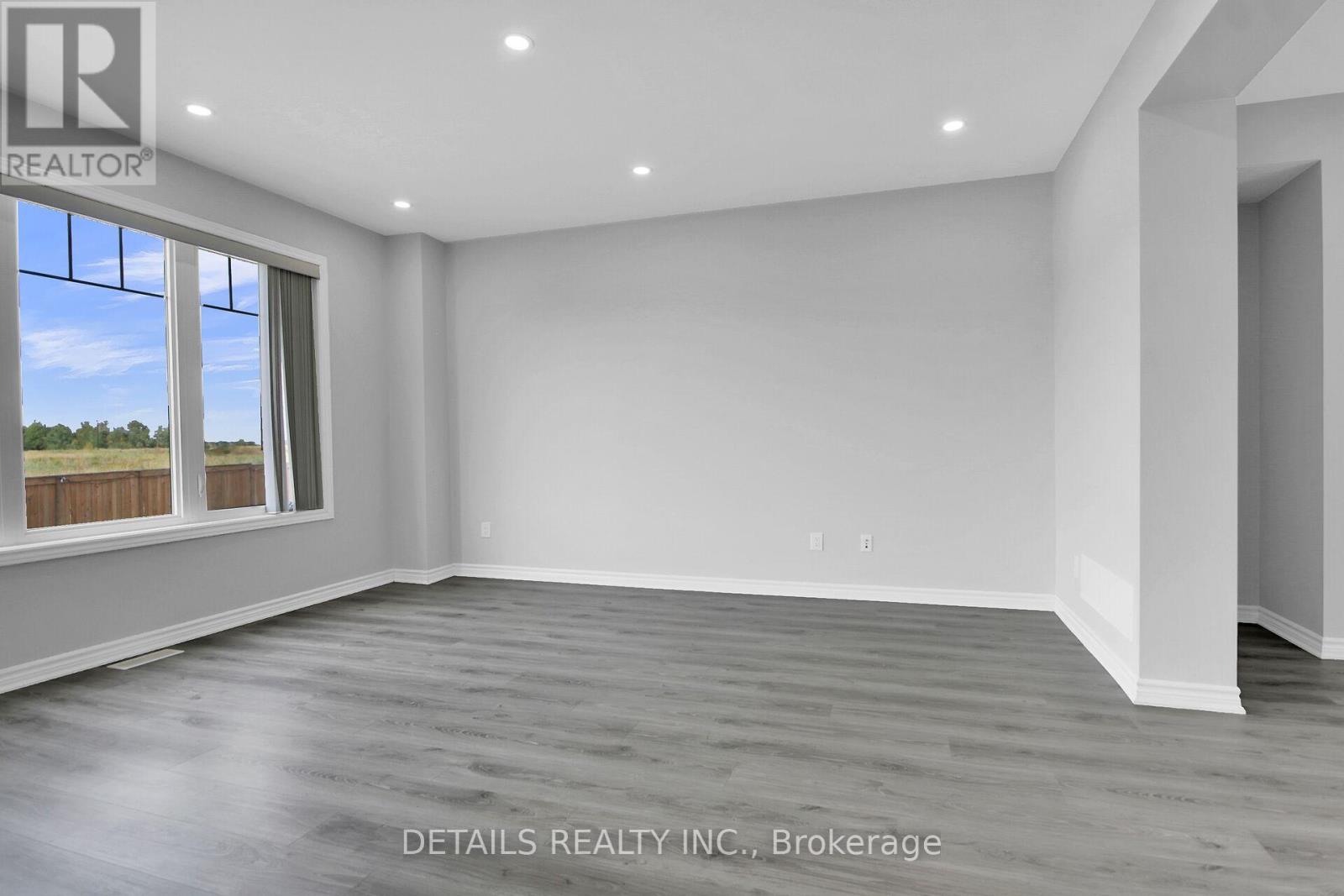 116 Unity Place, Ottawa, Ontario  K2S 2Y8 - Photo 6 - X12428012