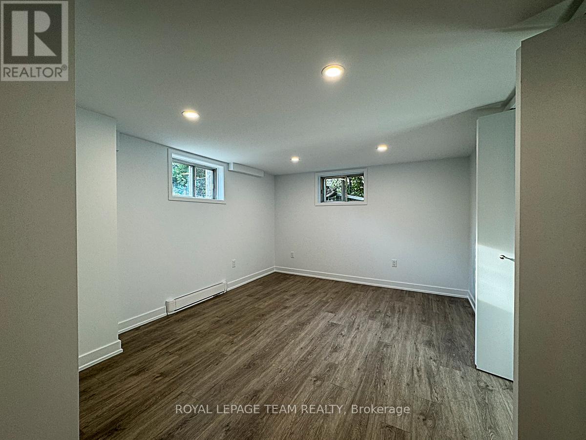 70 Crownhill Street, Ottawa, Ontario  K1J 7K8 - Photo 15 - X12428016