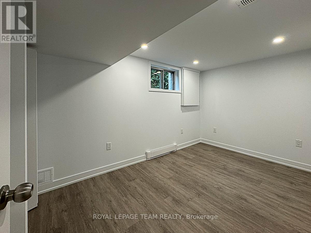 70 Crownhill Street, Ottawa, Ontario  K1J 7K8 - Photo 17 - X12428016