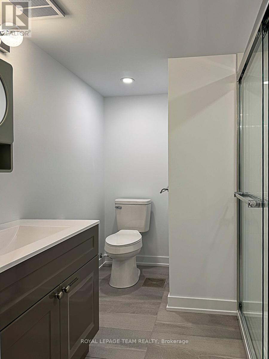 70 Crownhill Street, Ottawa, Ontario  K1J 7K8 - Photo 18 - X12428016