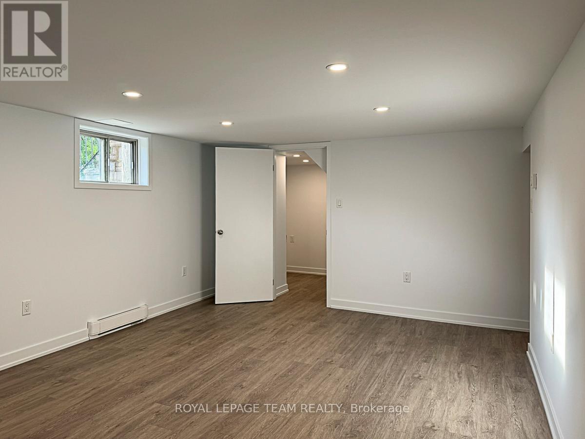 70 Crownhill Street, Ottawa, Ontario  K1J 7K8 - Photo 21 - X12428016