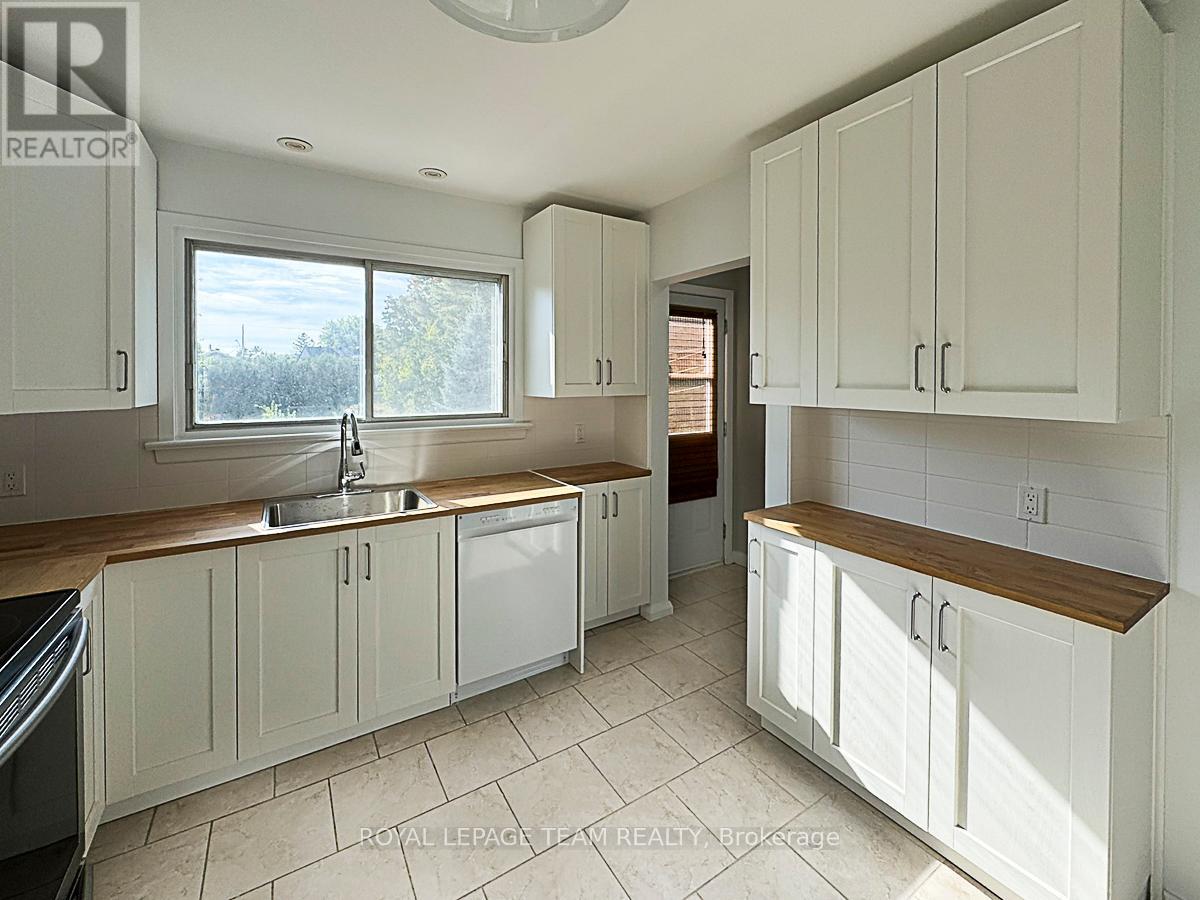70 Crownhill Street, Ottawa, Ontario  K1J 7K8 - Photo 8 - X12428016