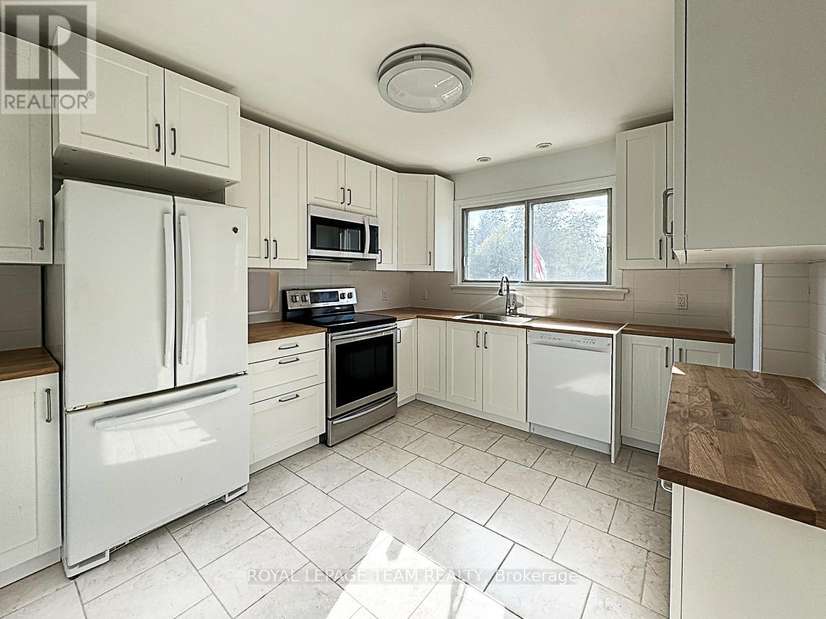 70 Crownhill Street, Ottawa, Ontario  K1J 7K8 - Photo 9 - X12428016