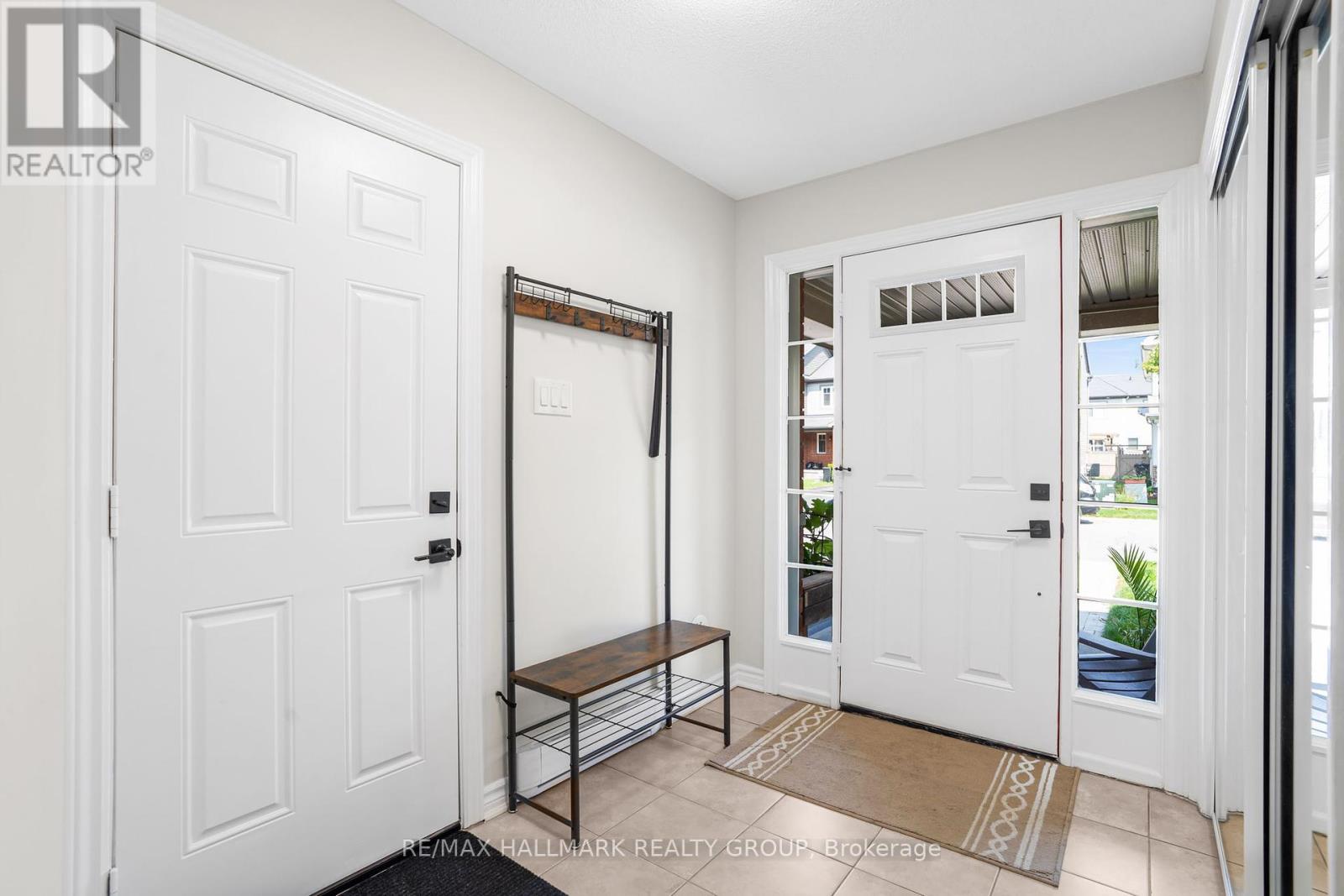 110 Sunshine Crescent, Ottawa, Ontario  K4A 0V3 - Photo 4 - X12428038