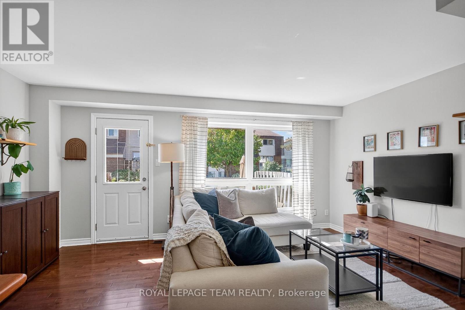 1e Seyton Drive, Ottawa, Ontario  K2H 8Y5 - Photo 6 - X12428041