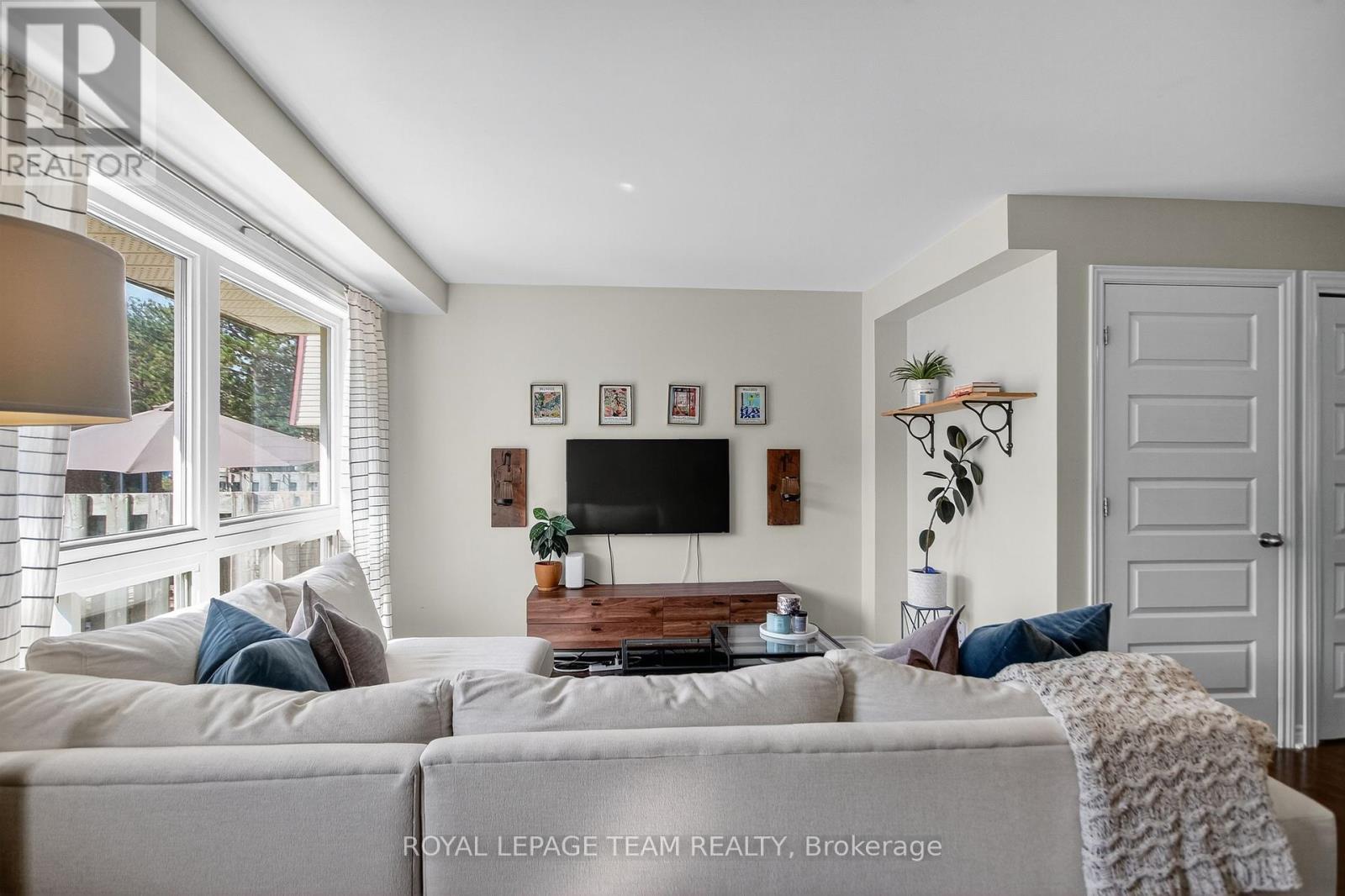 1e Seyton Drive, Ottawa, Ontario  K2H 8Y5 - Photo 8 - X12428041