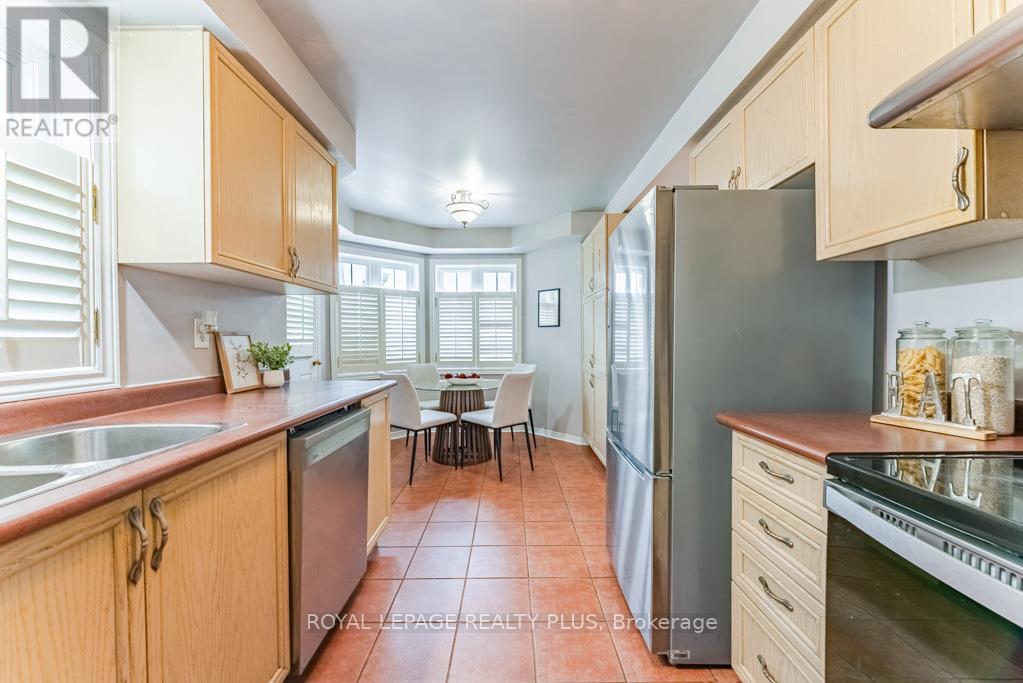 69 - 6830 Meadowvale Town Centre, Mississauga, Ontario  L5N 7T5 - Photo 14 - W12427409