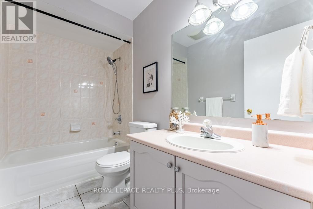 69 - 6830 Meadowvale Town Centre, Mississauga, Ontario  L5N 7T5 - Photo 27 - W12427409
