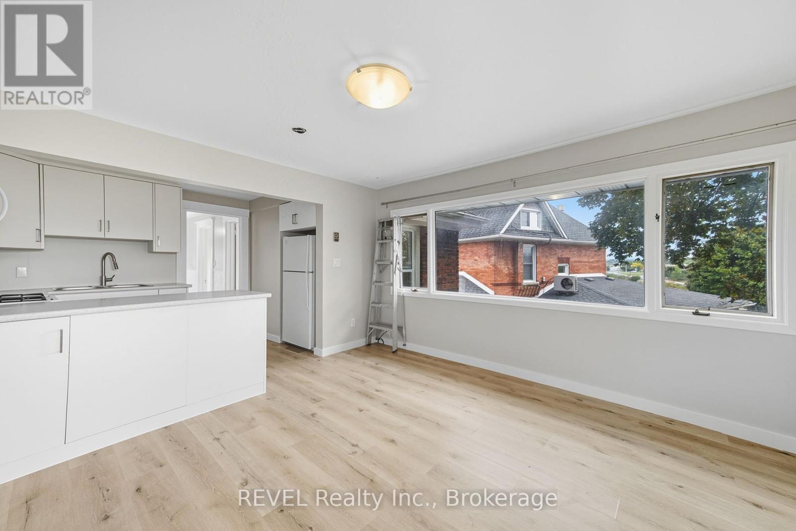 14 Bond Street, St. Catharines, Ontario  L2R 4Z2 - Photo 19 - X12428011