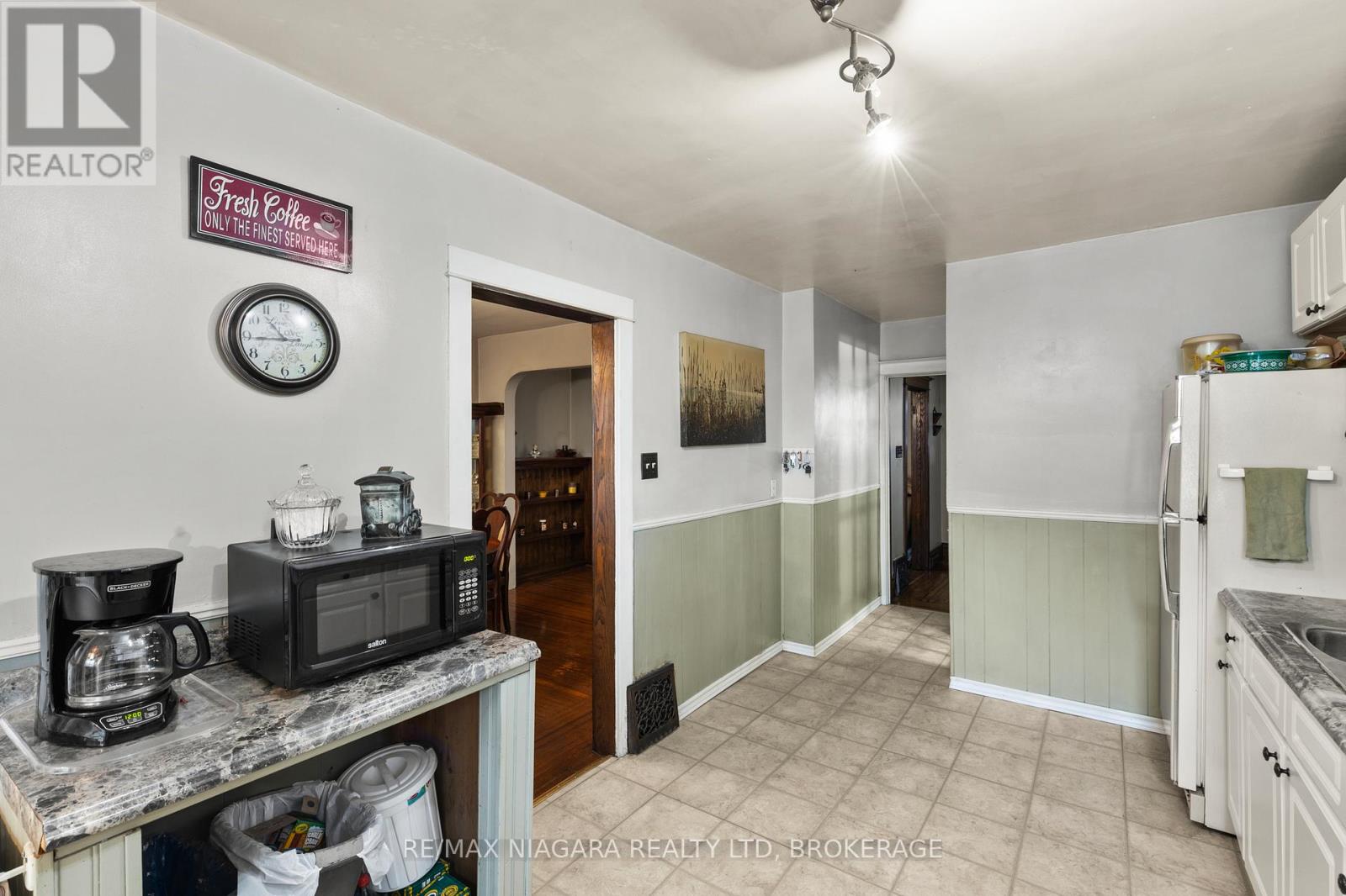 154 Melrose Avenue N, Hamilton (Stipley), Ontario  L8L 6X6 - Photo 18 - X12428059