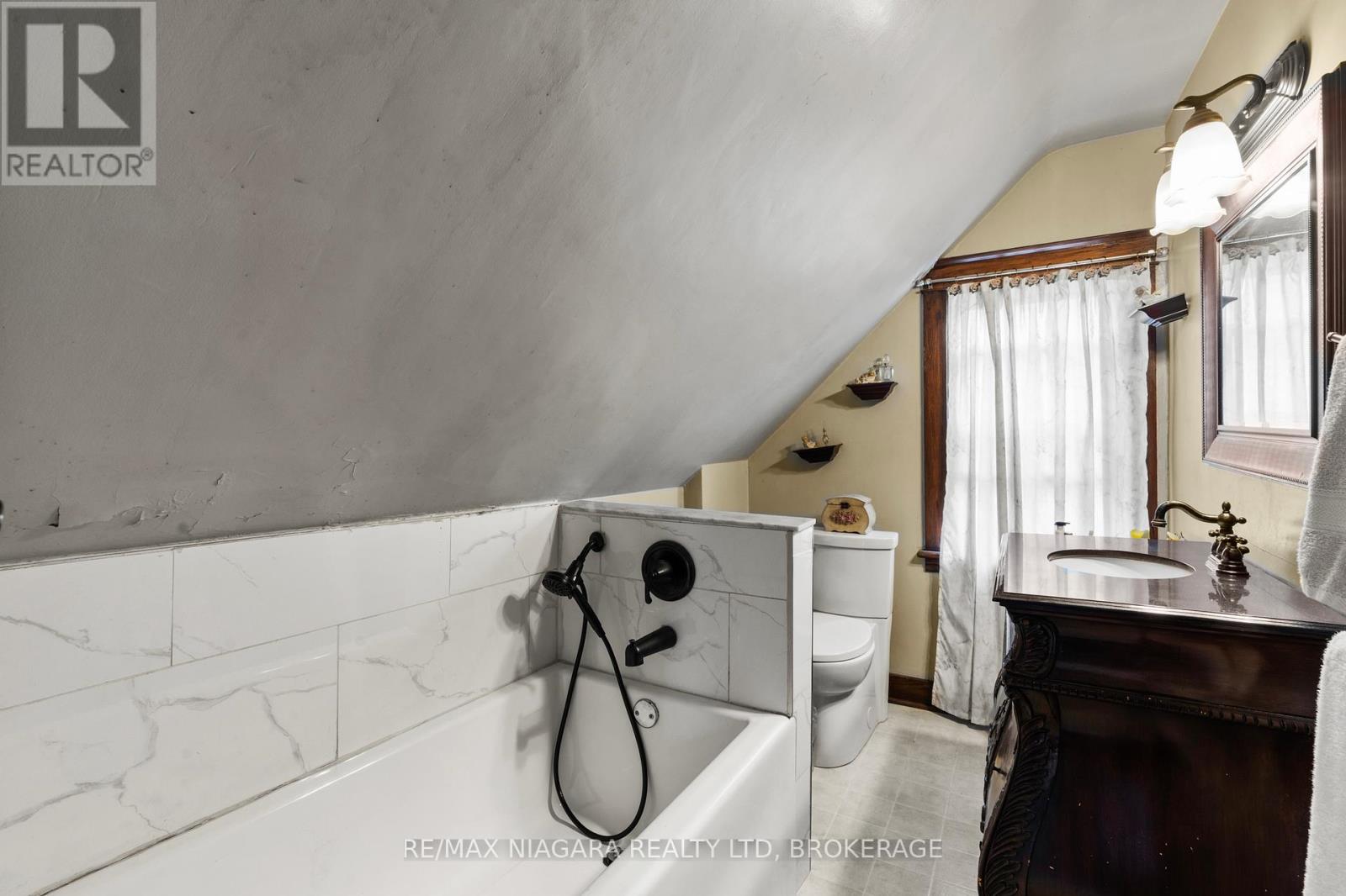 154 Melrose Avenue N, Hamilton (Stipley), Ontario  L8L 6X6 - Photo 24 - X12428059