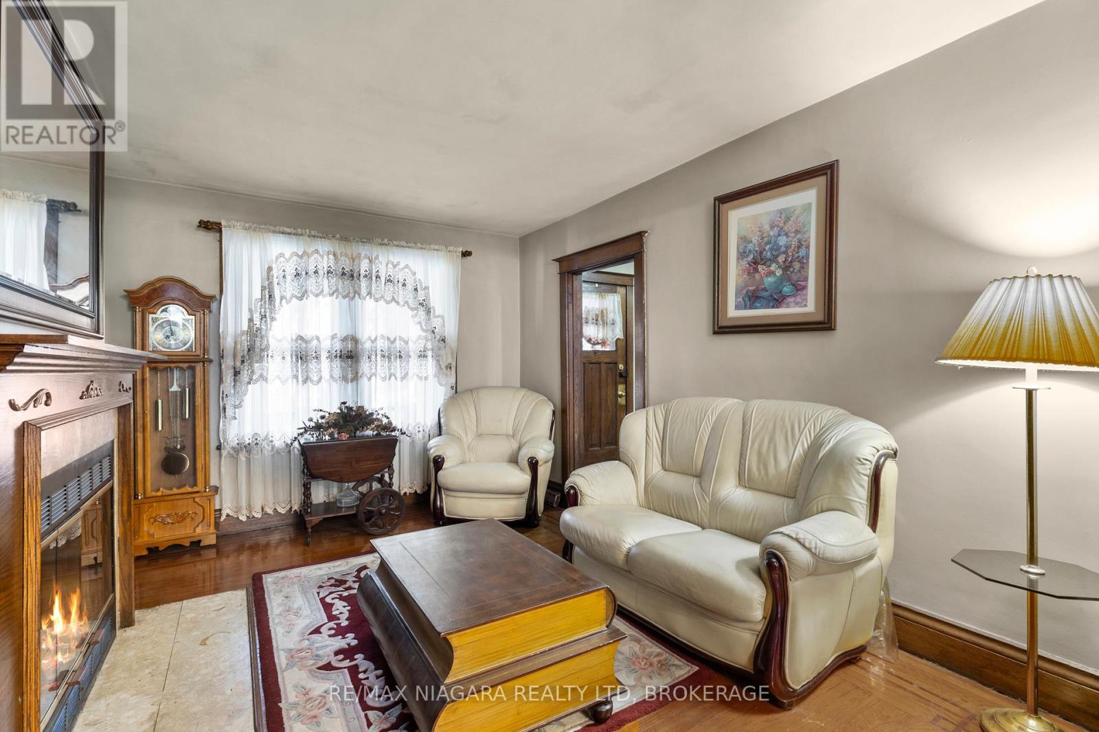 154 Melrose Avenue N, Hamilton (Stipley), Ontario  L8L 6X6 - Photo 8 - X12428059