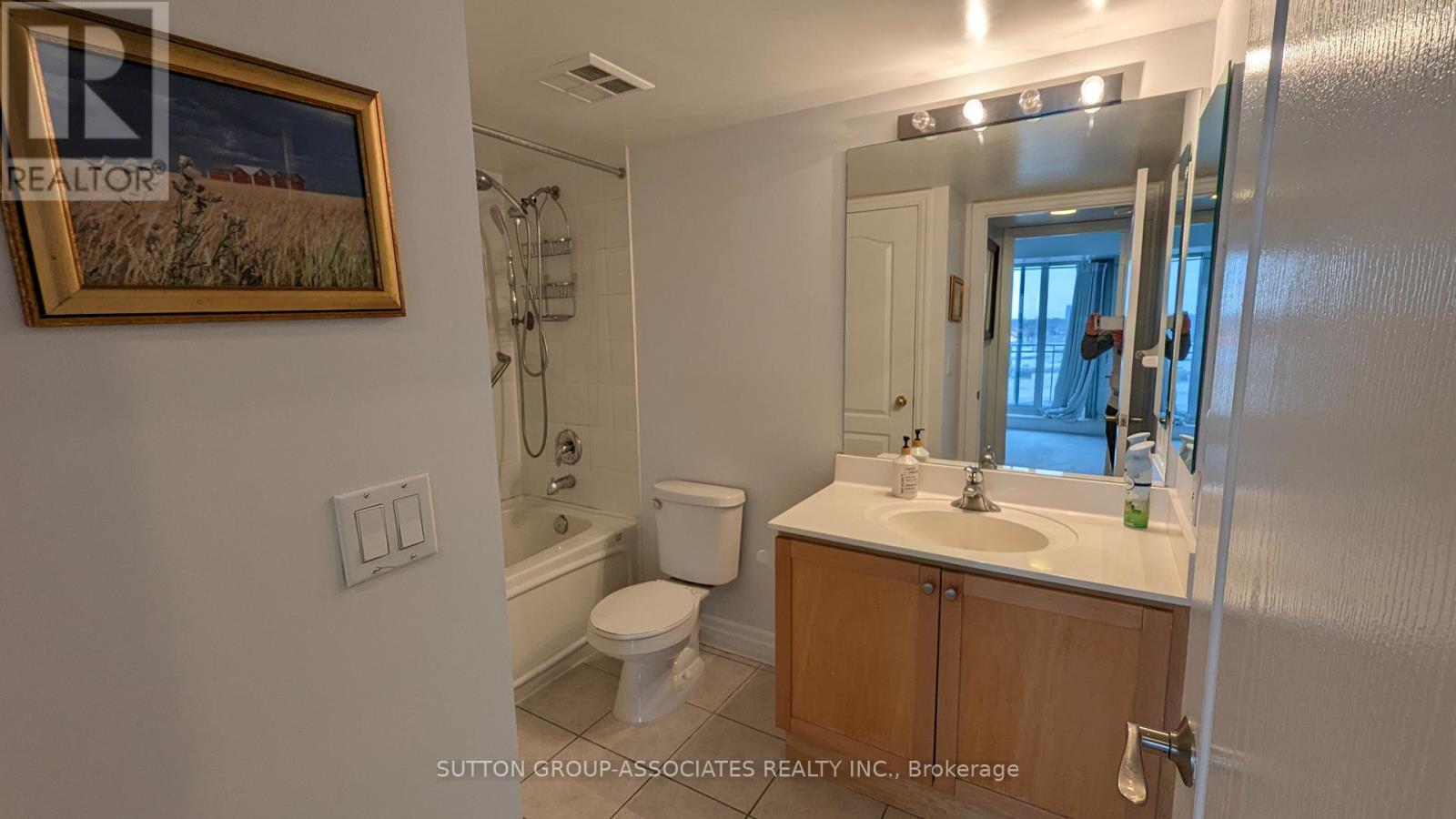 1204 - 2121 Lake Shore Boulevard W, Toronto, Ontario  M8V 4E9 - Photo 11 - W12427998